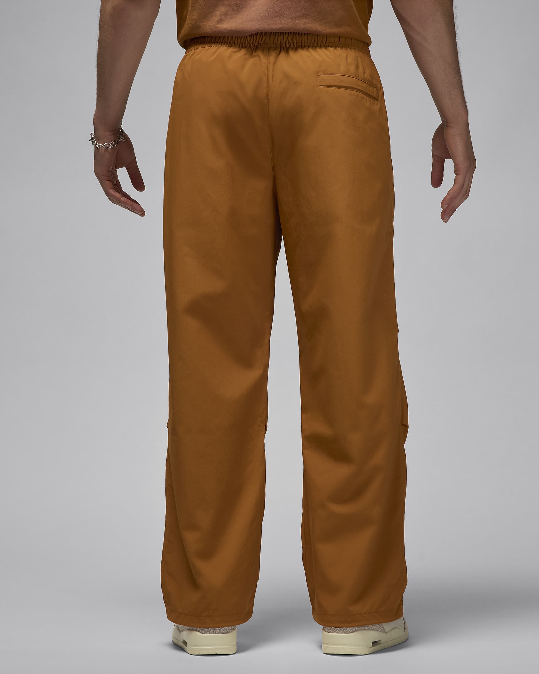 Pantaloni in tessuto Jordan Essentials – Uomo - Desert Bronze