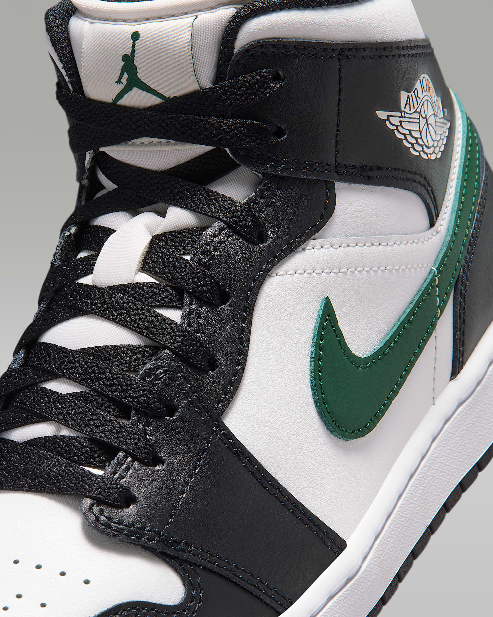 Air Jordan 1 Mid Men's Shoes - Black/Gorge Green/Summit White