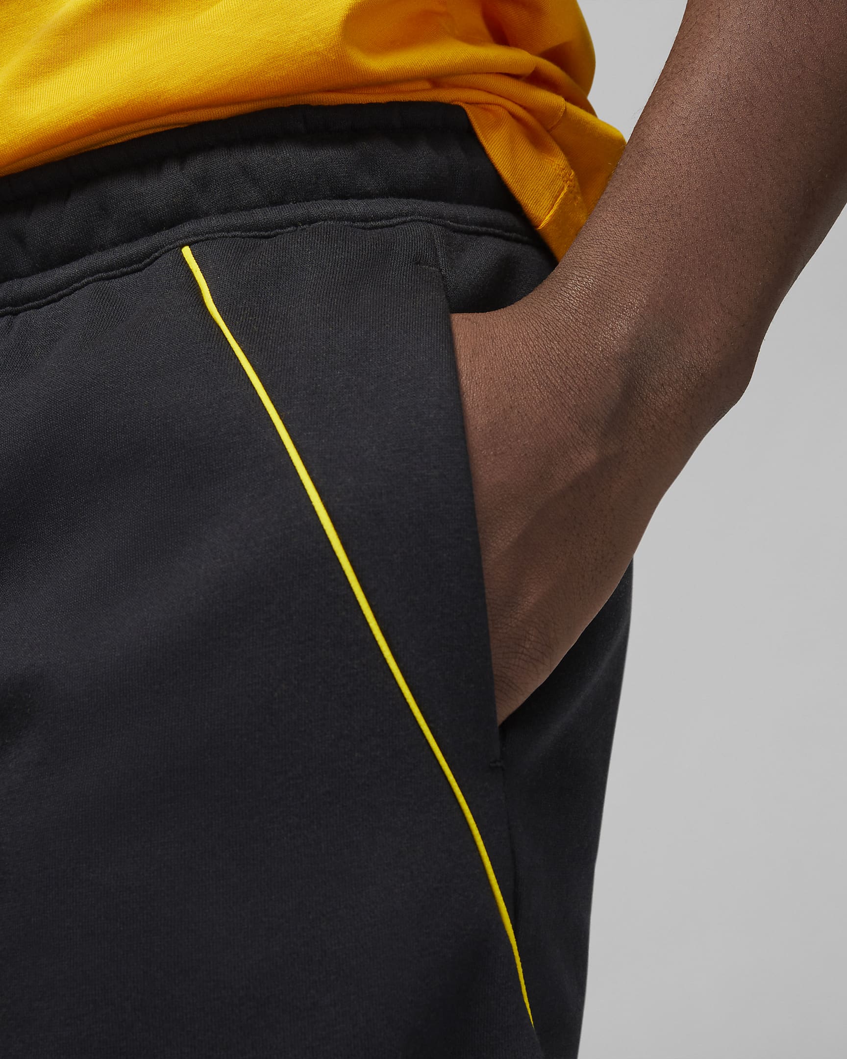 Paris Saint-Germain Men's Fleece Shorts. Nike AU