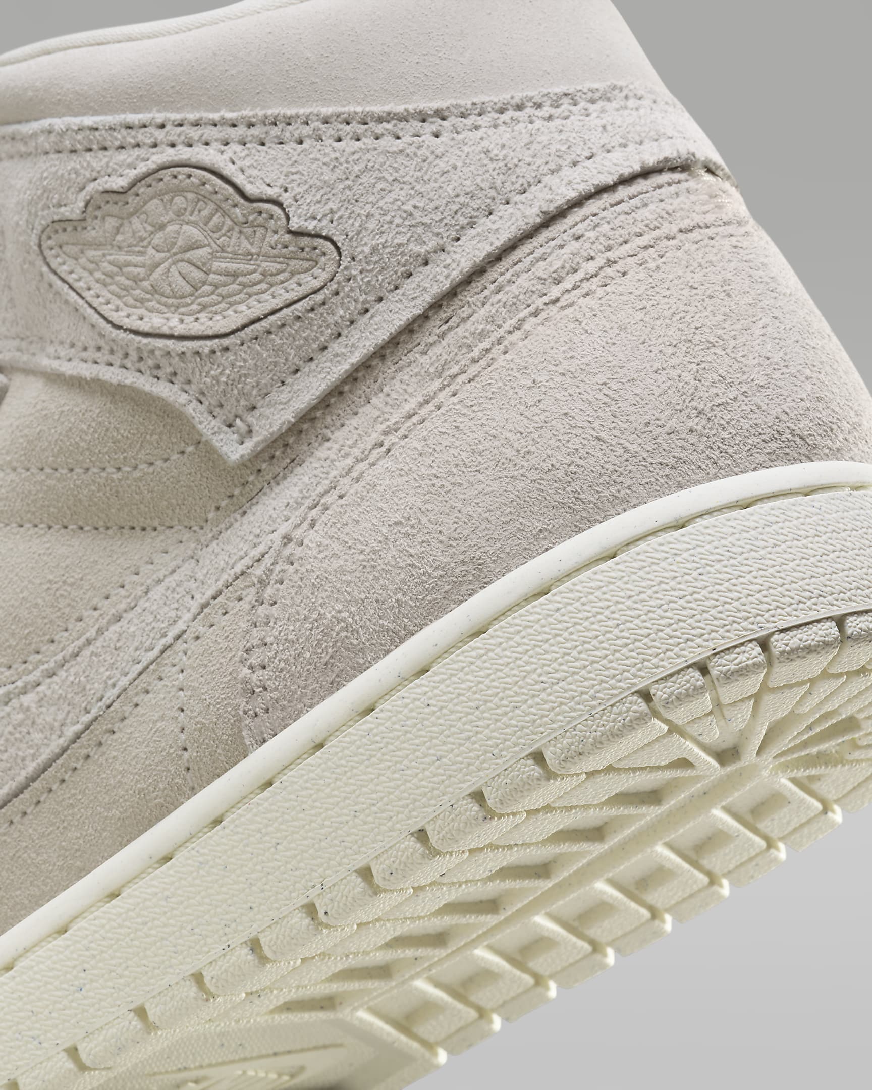 Air Jordan 1 Mid SE Craft Men's Shoes - Pale Ivory/Legend Light Brown/Sail