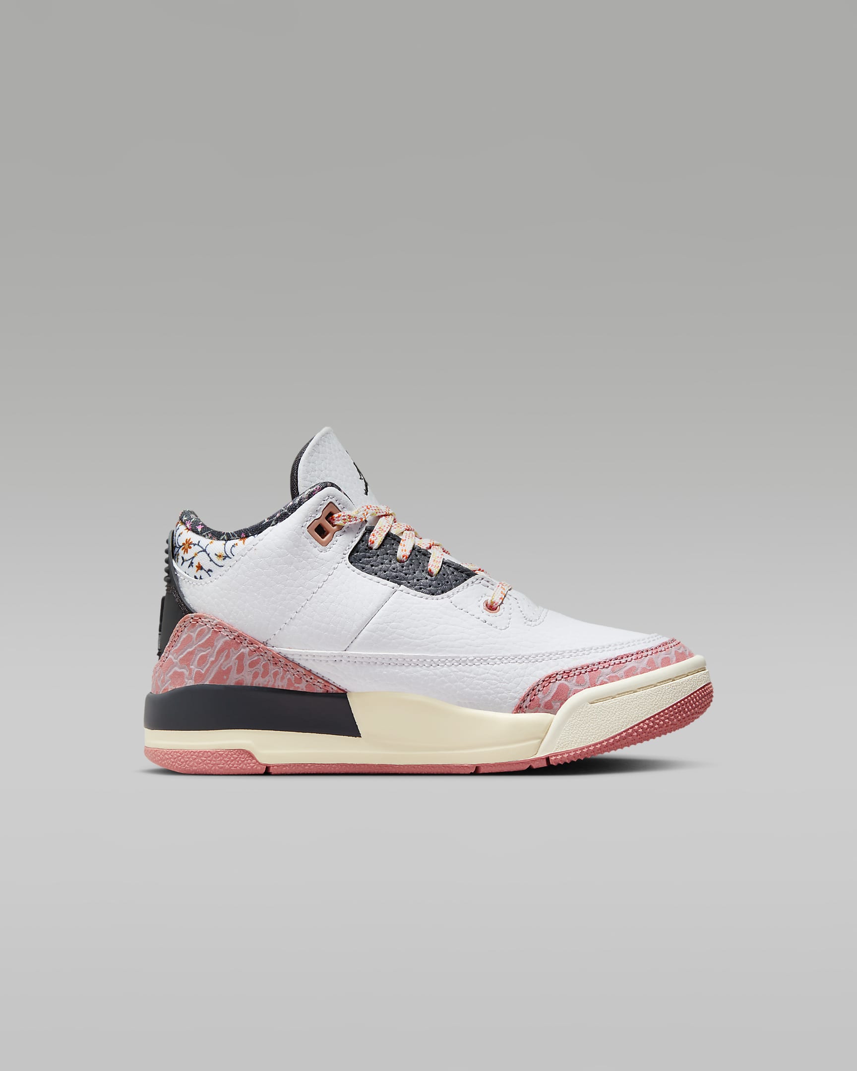 Jordan 3 Retro 'Ivory' Younger Kids' Shoes - White/Red Stardust/Sail/Anthracite