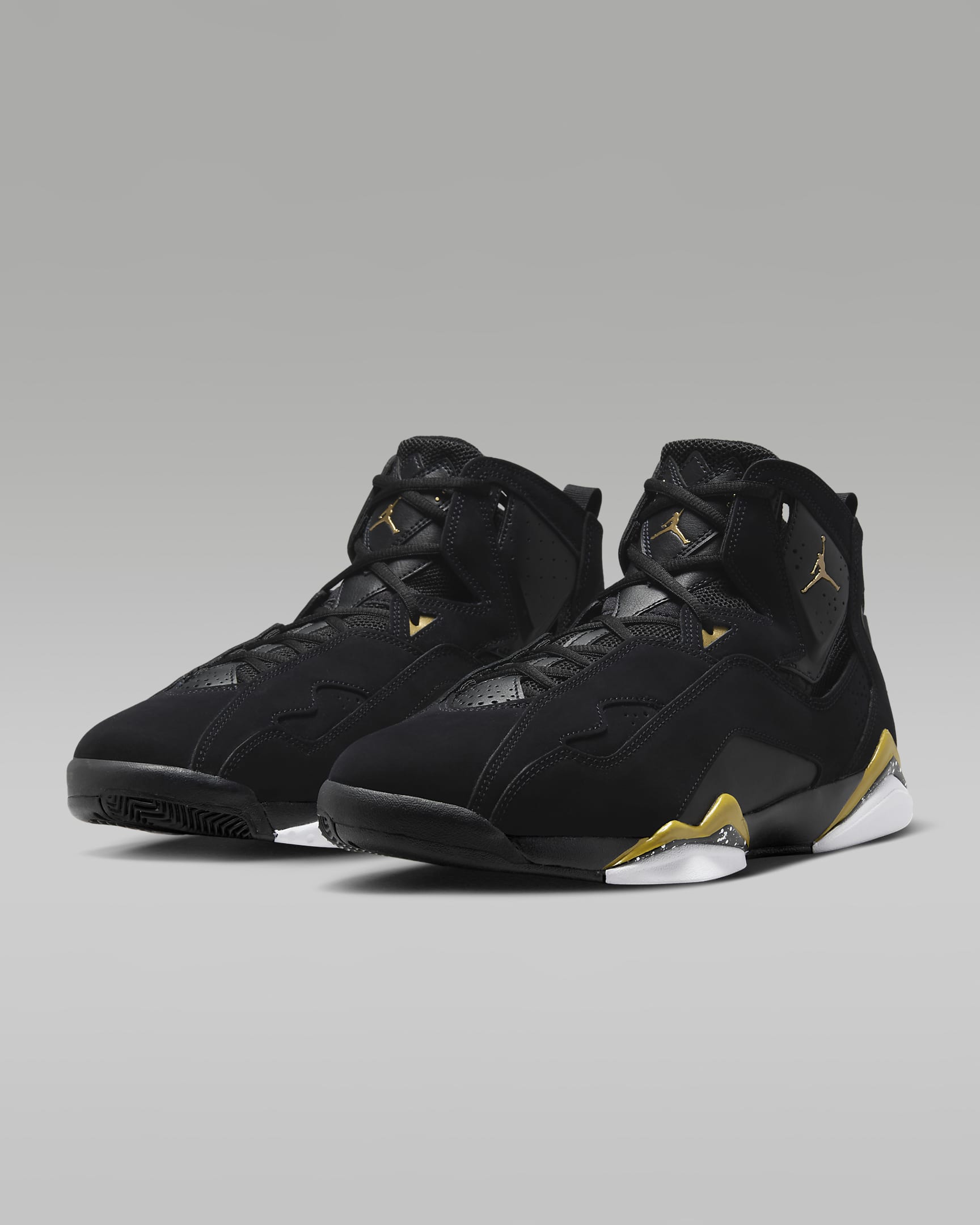 Jordan True Flight Men's Shoes - Black/White/Metallic Gold