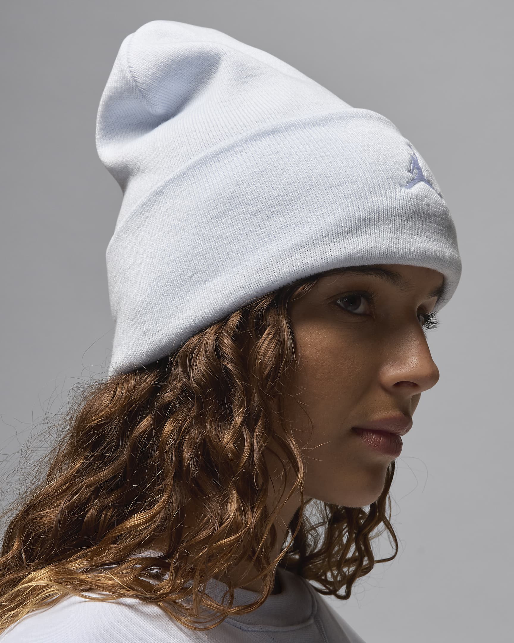 Bonnet doublé en satin Jordan Peak - Football Grey/Blanc