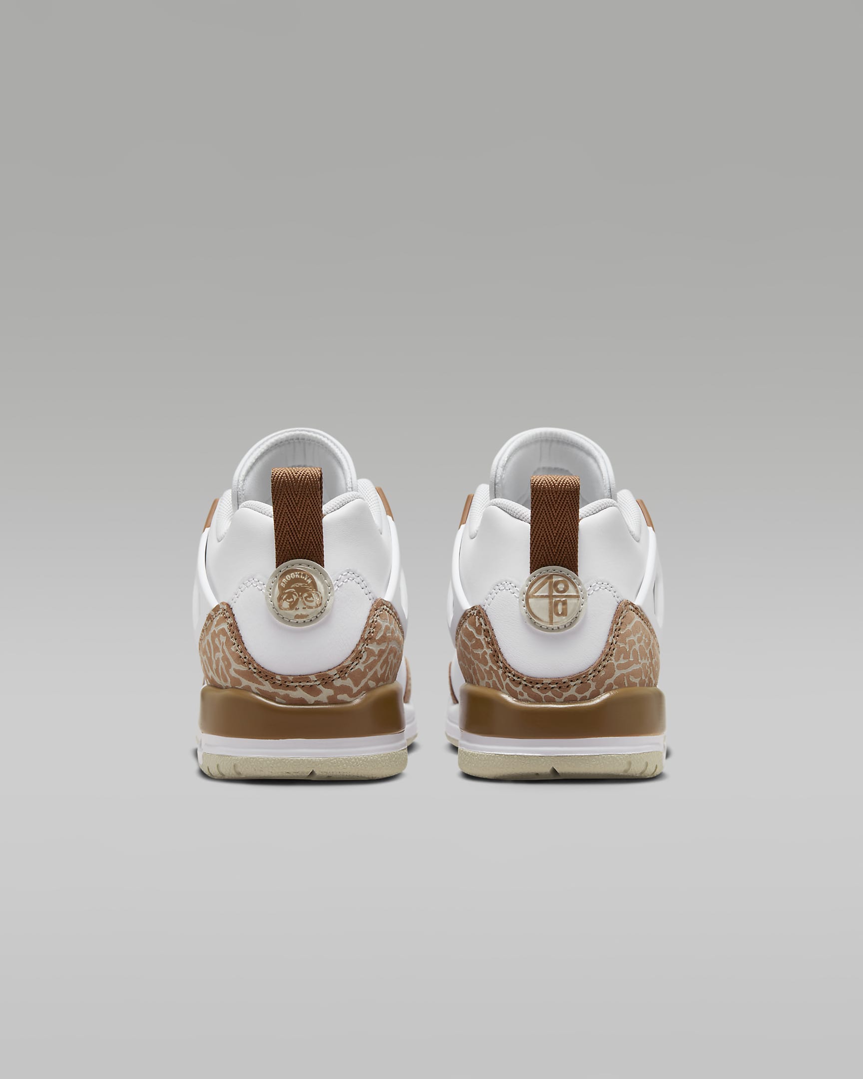 Chaussure Jordan Spizike Low pour ado - Blanc/Archaeo Brown/Light Bone/Pink Oxford