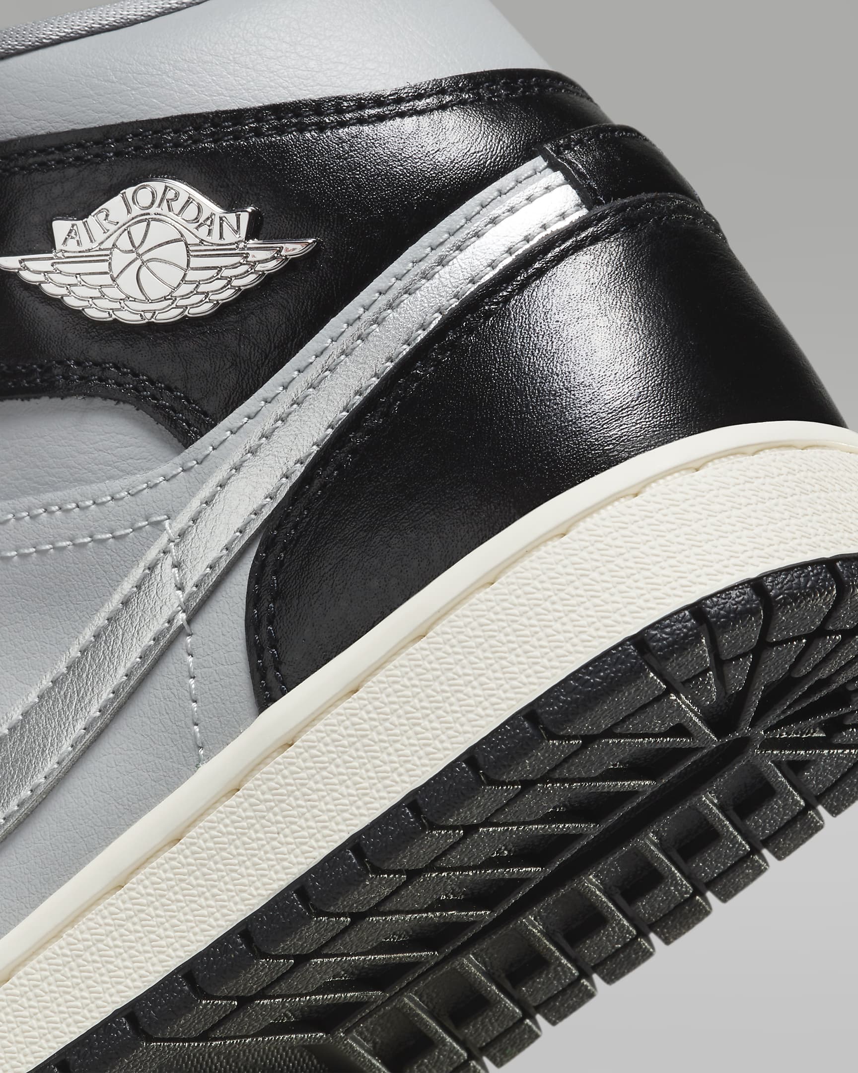 Air Jordan 1 Mid SE Women's Shoes - Black/Light Smoke Grey/Sail/Metallic Silver