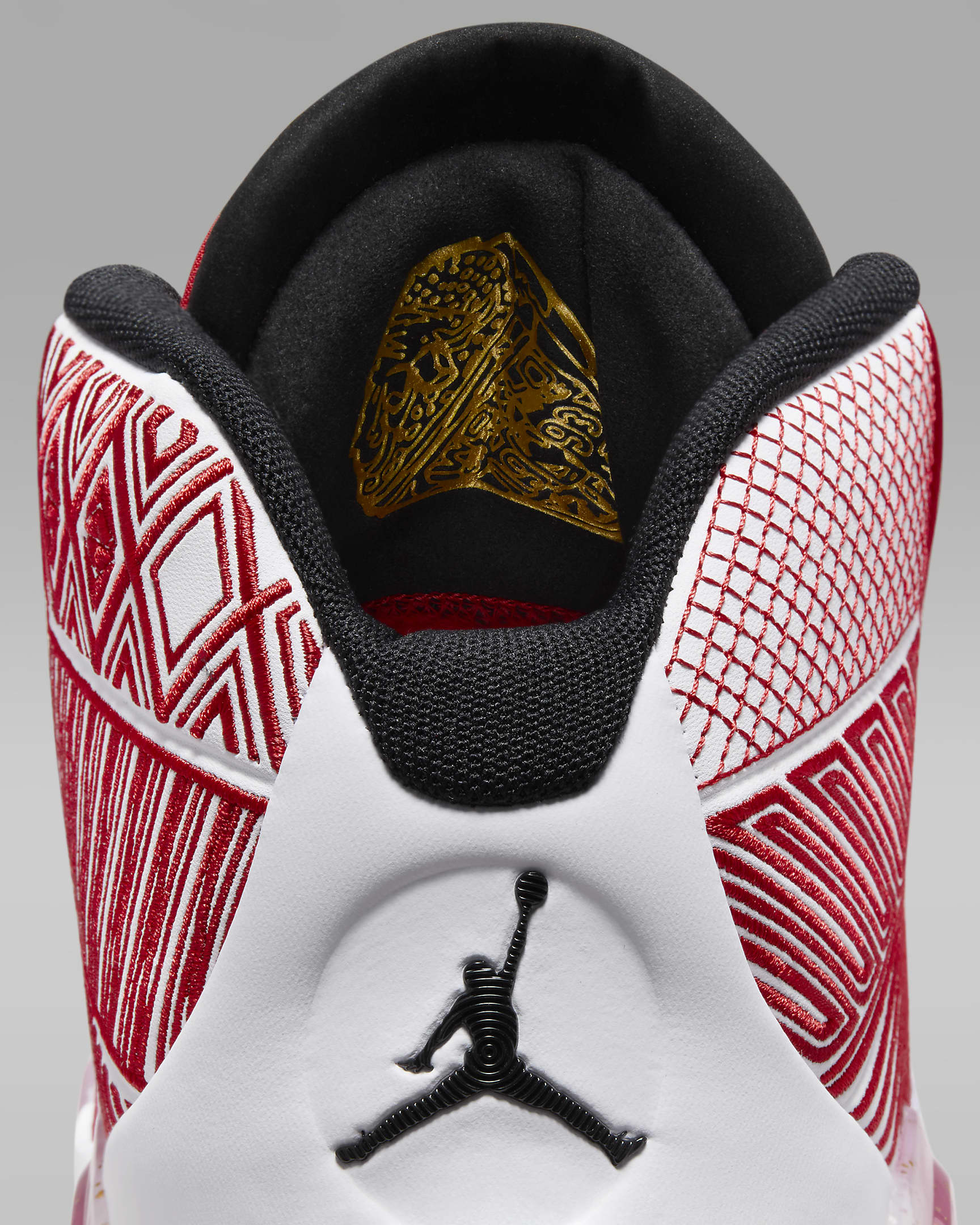 Air Jordan XXXVIII "Celebration" Zapatillas de baloncesto - Blanco/University Red/Oro metalizado/Negro