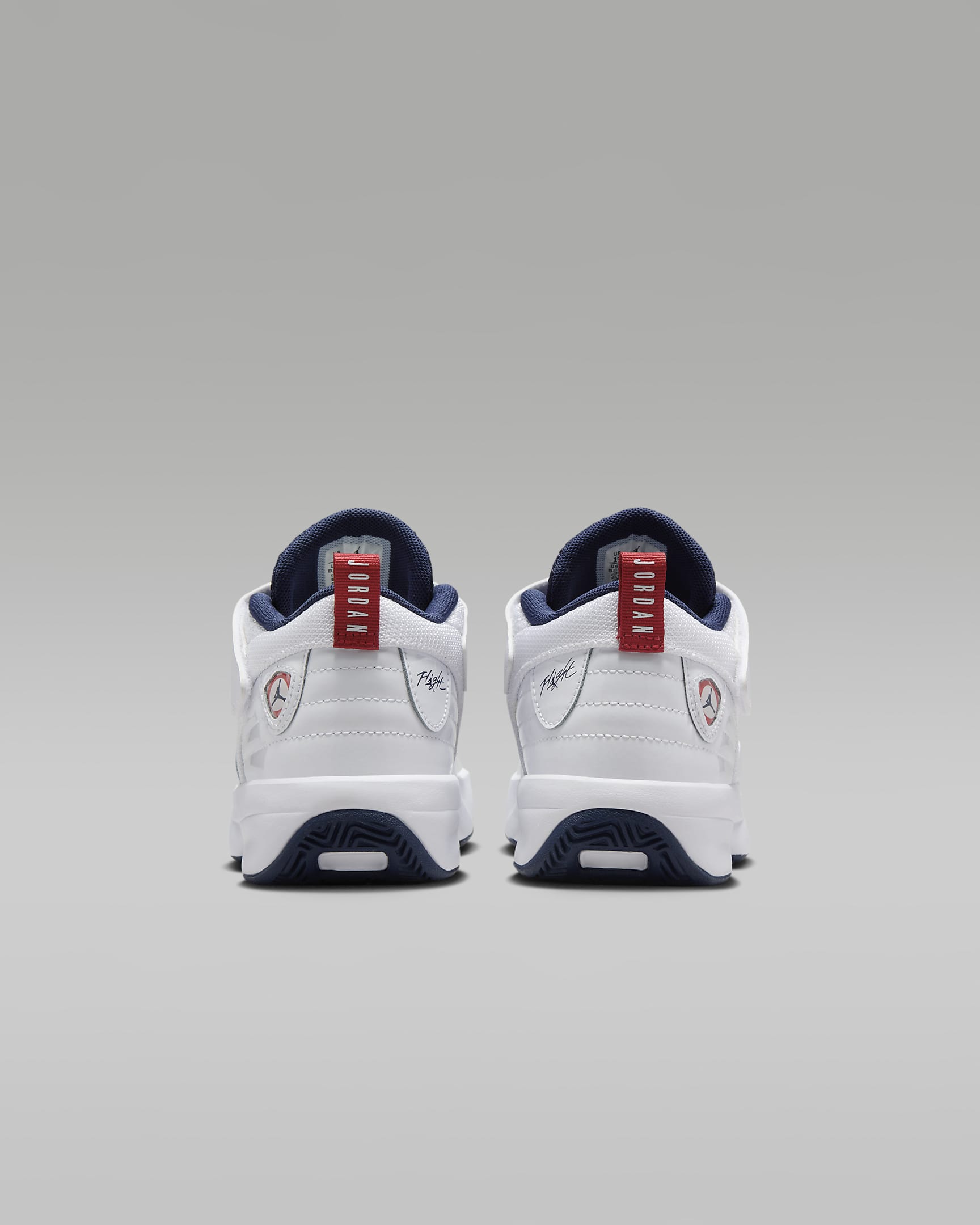 Jordan Max Aura 6 Little Kids' Shoes - White/Varsity Red/Midnight Navy