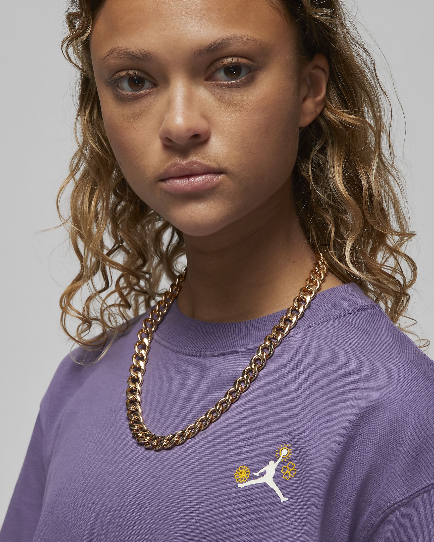 Jordan Women's Graphic T-Shirt. Nike IL