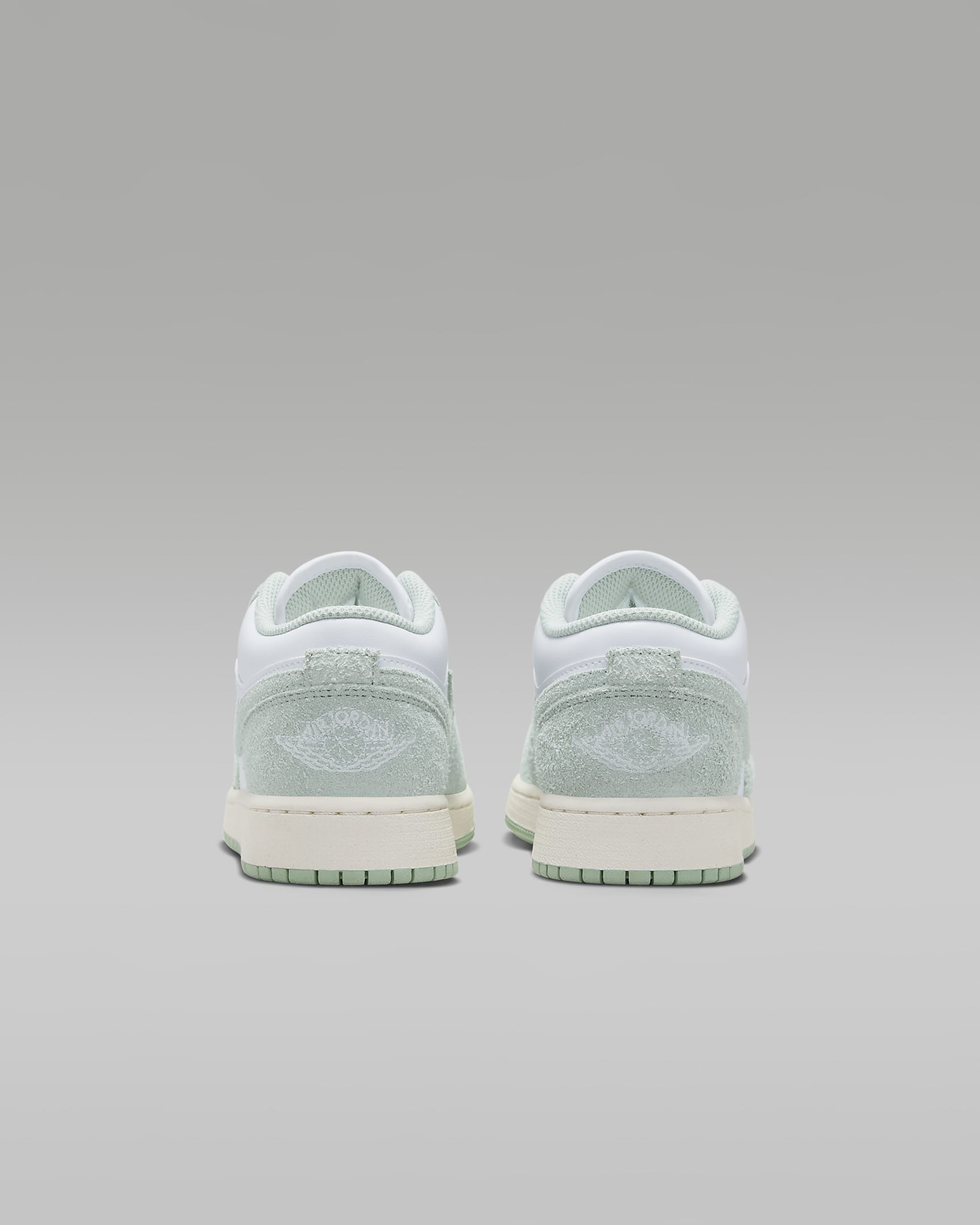 Air Jordan 1 Low SE Older Kids' Shoes - White/Sail/Seafoam
