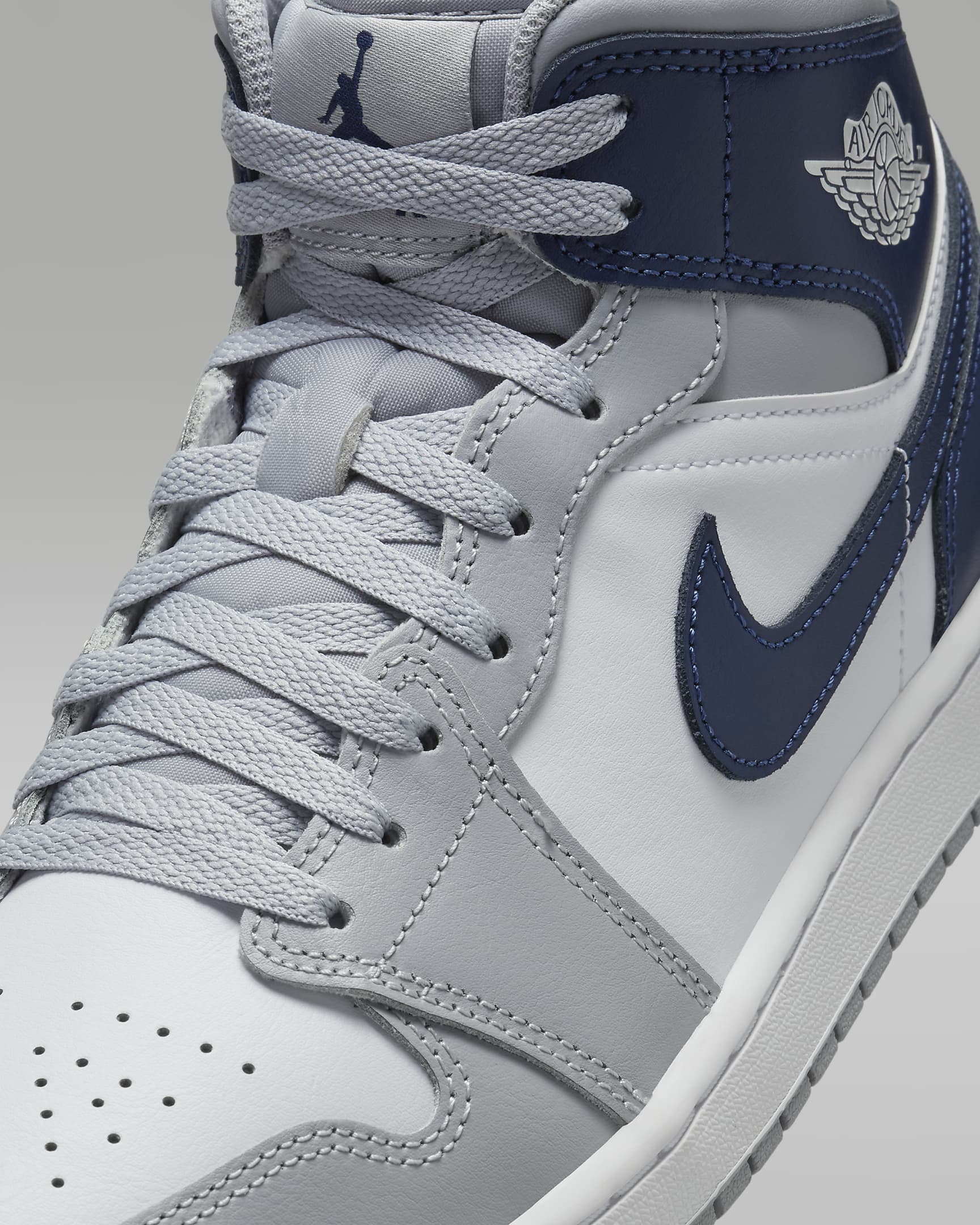 Air Jordan 1 Mid Men's Shoes - White/Wolf Grey/Midnight Navy