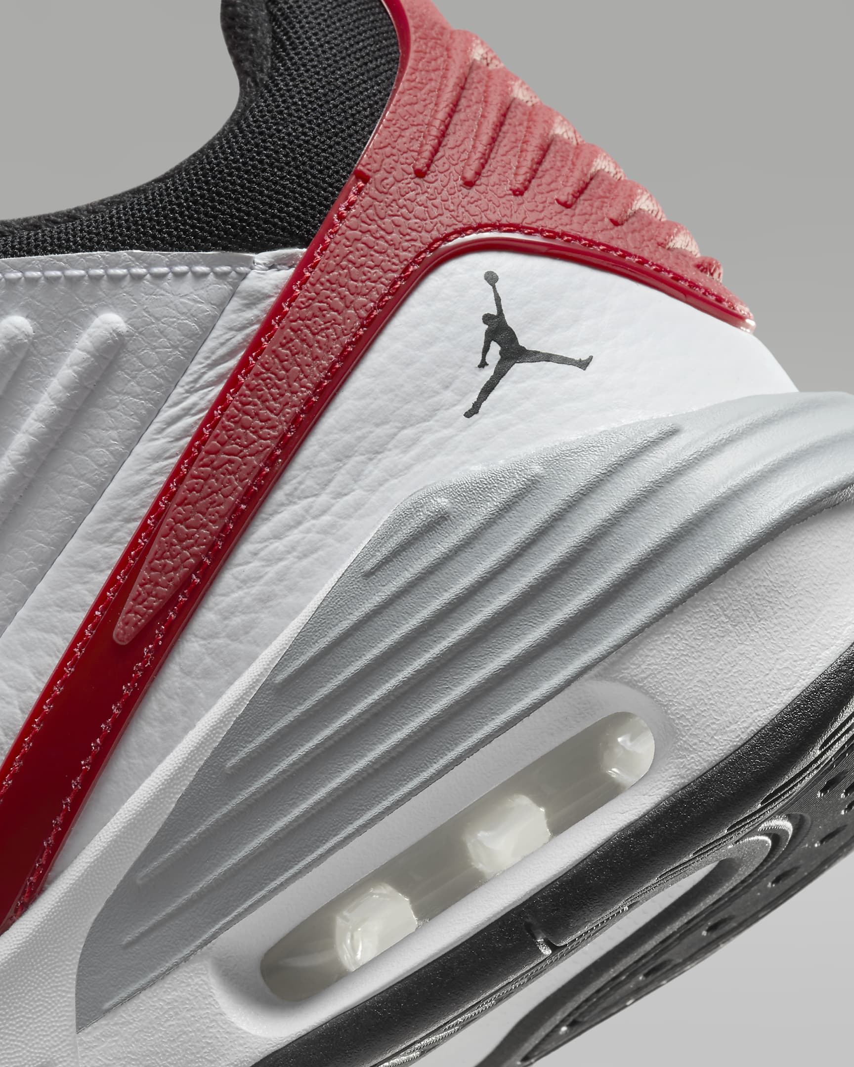 Jordan Max Aura 5 Men's Shoes - White/Varsity Red/Wolf Grey/Black