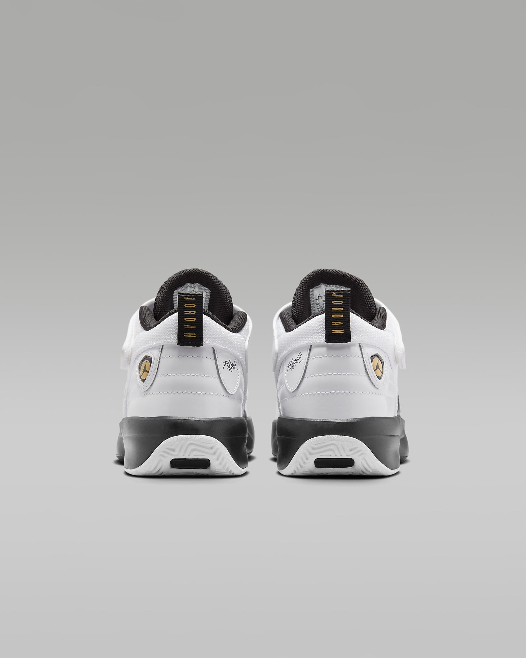 Jordan Max Aura 6 Little Kids' Shoes - White/Black/Metallic Gold