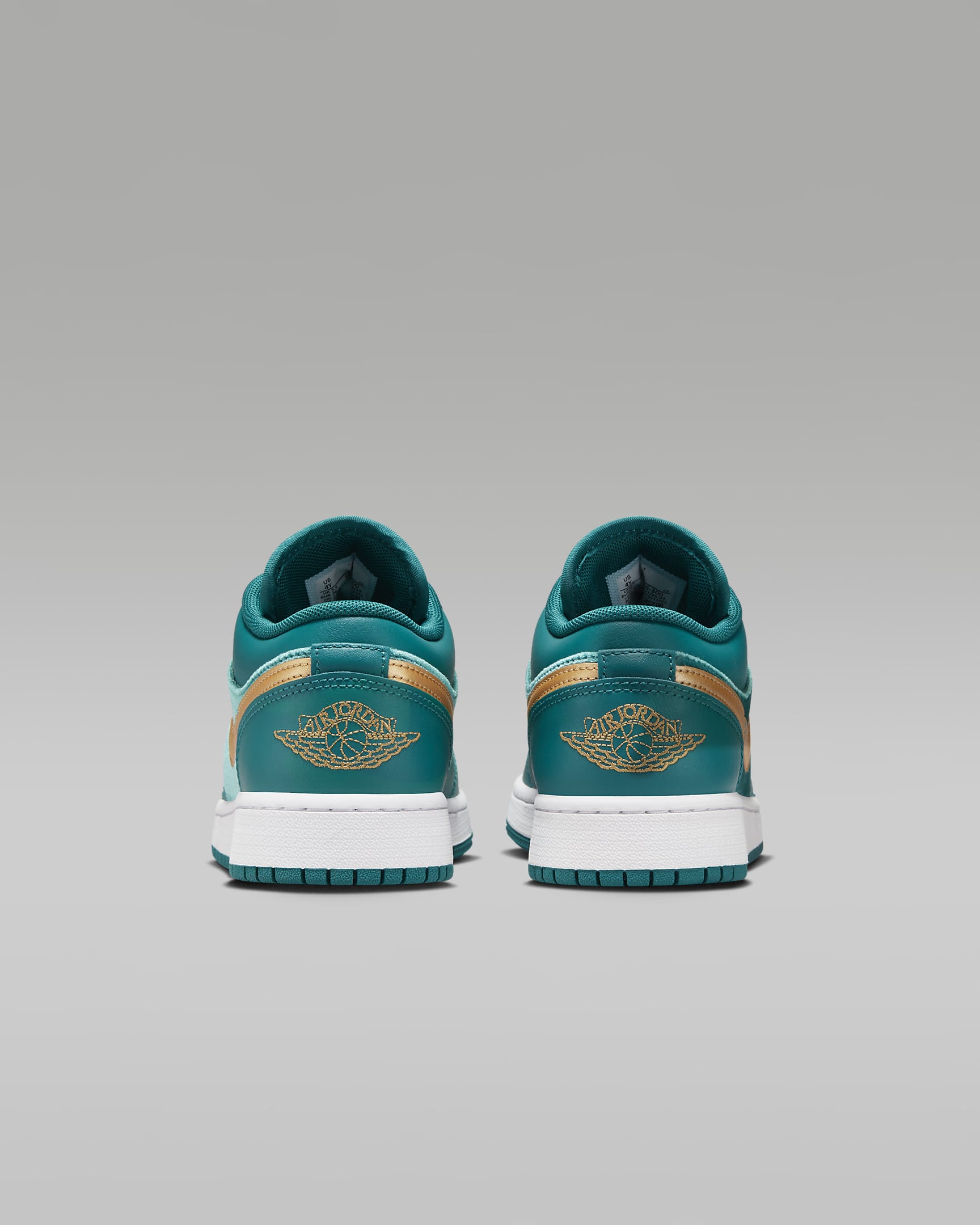 Air Jordan 1 Low SE Older Kids' Shoes - Geode Teal/Metallic Gold