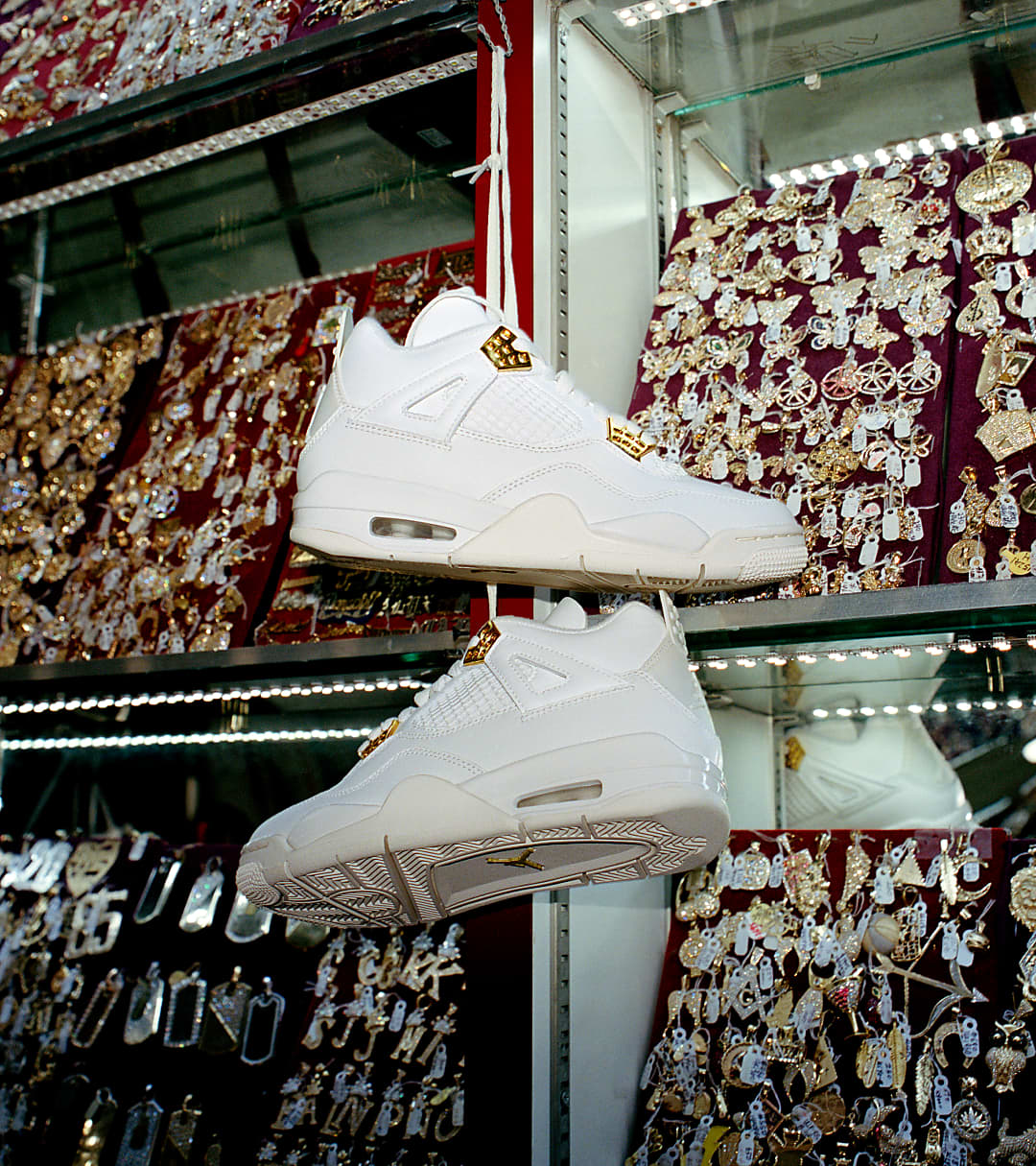 Air Jordan 4 Retro 'White & Gold' Women's Shoes. Nike PH