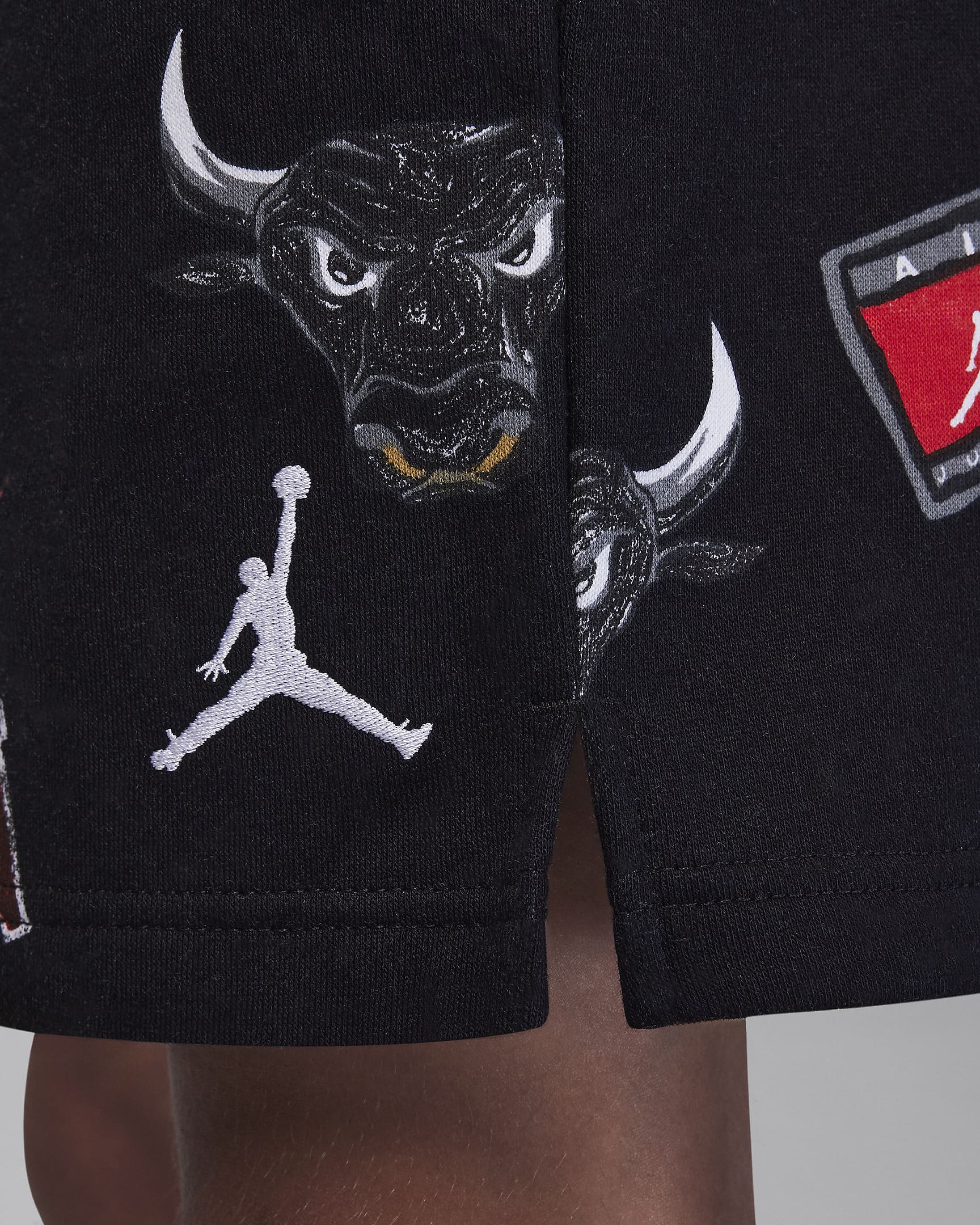 Jordan MJ Essentials Older Kids' Printed Shorts. Nike NL