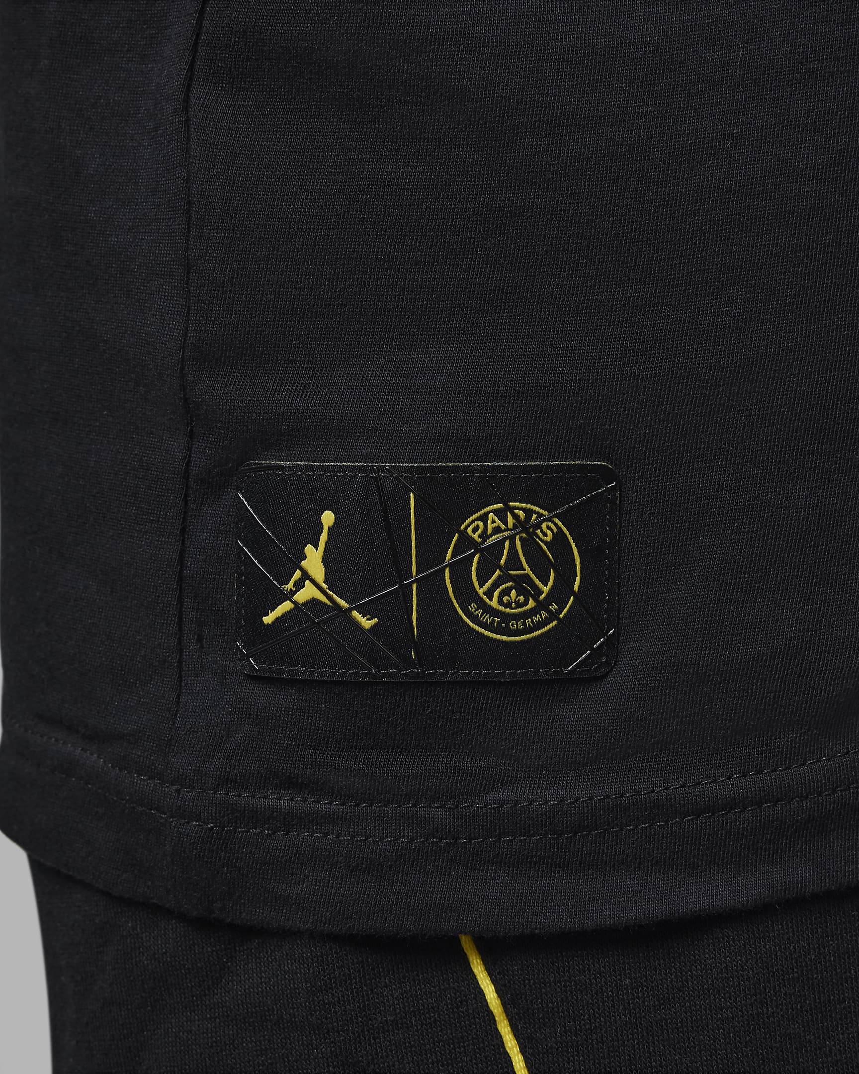 Jordan MJ Paris Saint-Germain Long-Sleeve Tee Older Kids' T-Shirt. Nike LU