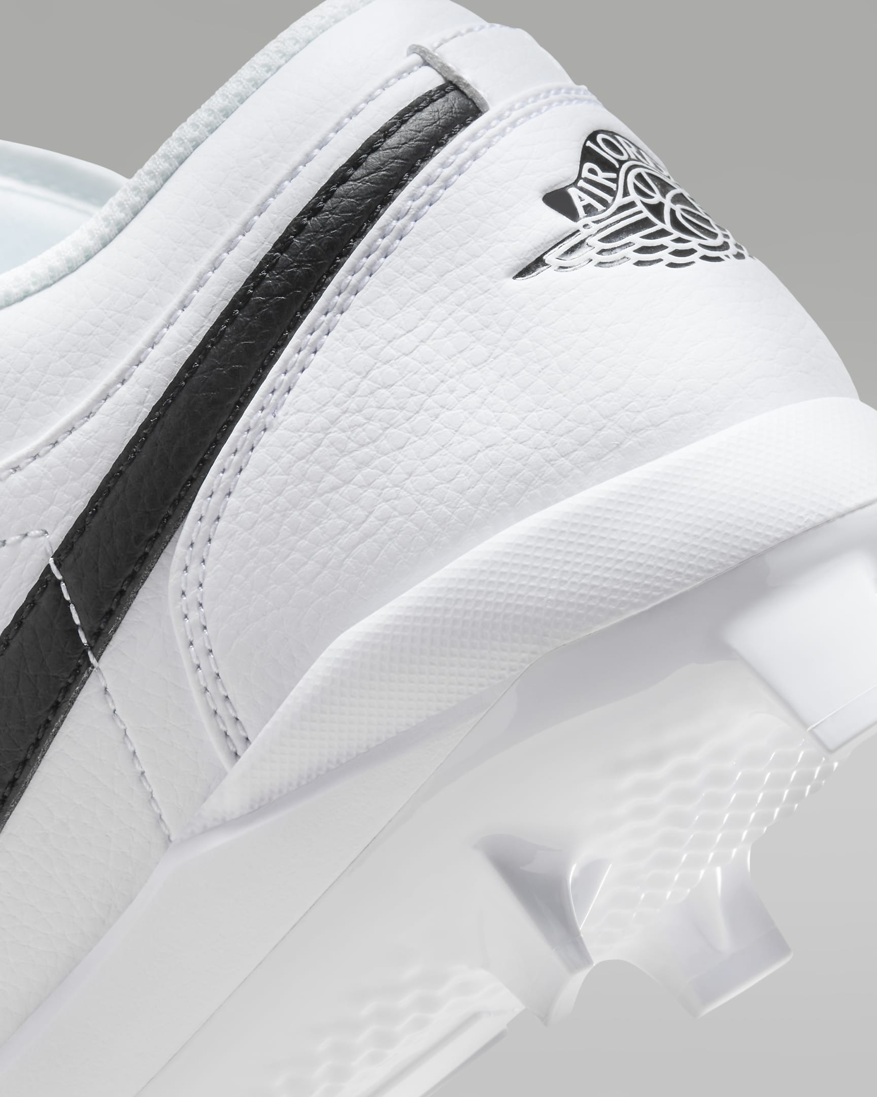 Jordan 1 Retro MCS Low Men's Baseball Cleats - White/Black