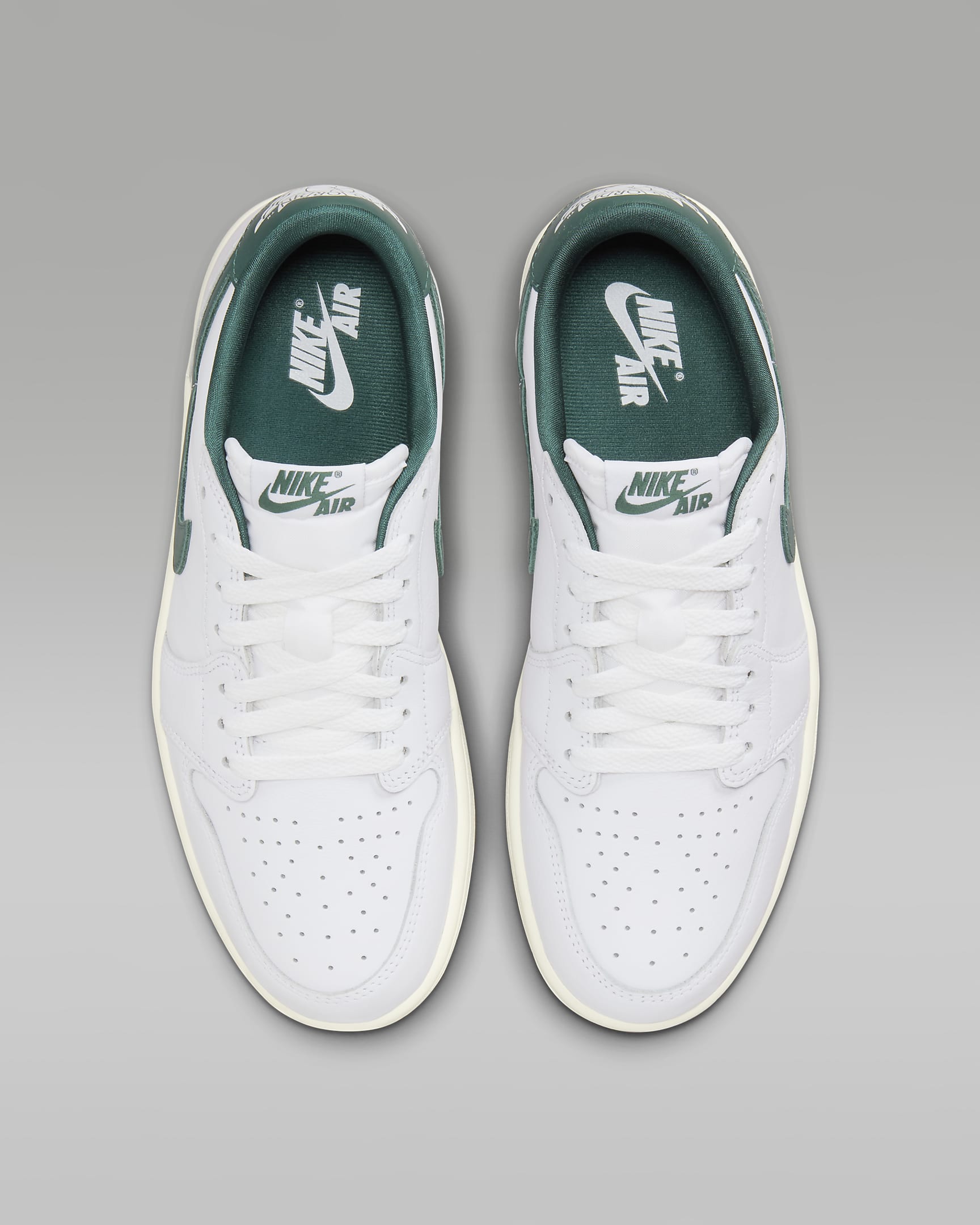 Tenis para mujer Air Jordan 1 Low OG "Oxidized Green" - Blanco/Vela/Verde oxidado