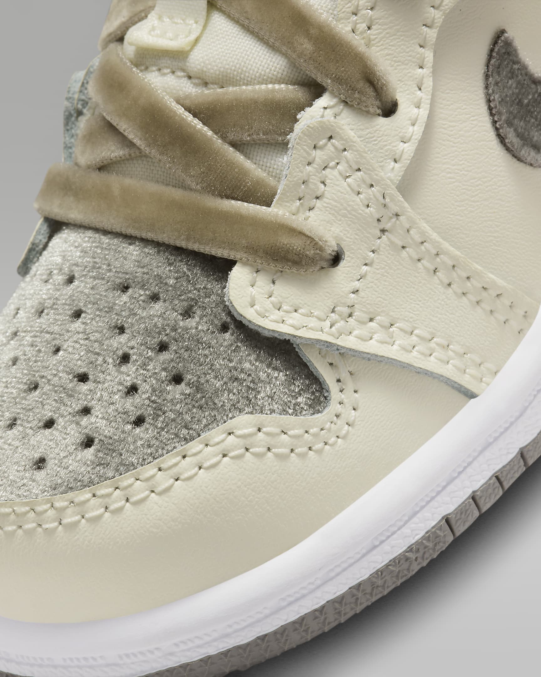 Jordan 1 Mid SE Baby/Toddler Shoes. Nike AU