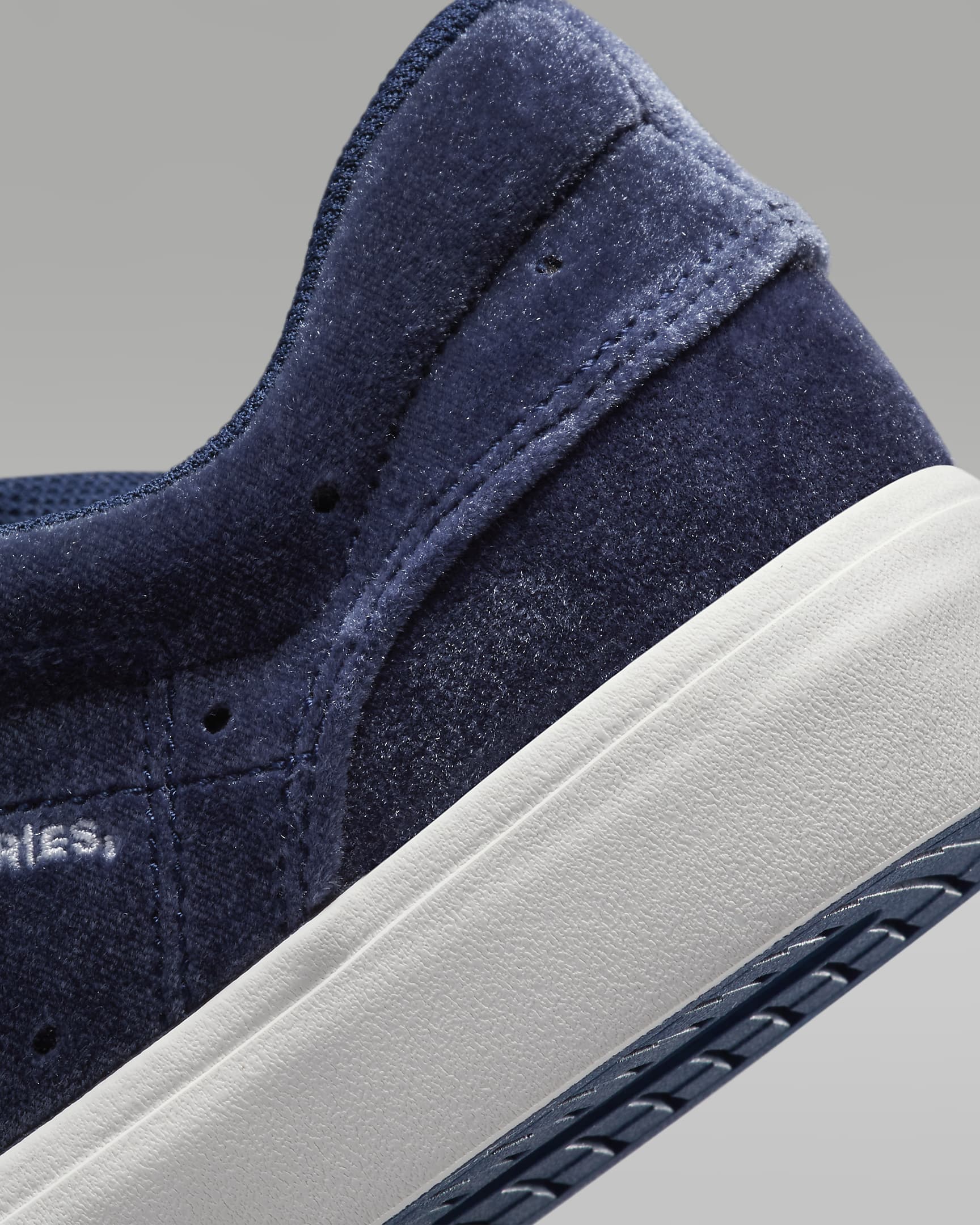 Jordan Series .05 SE Low Women's Shoes - Midnight Navy/Sail/White/University Red