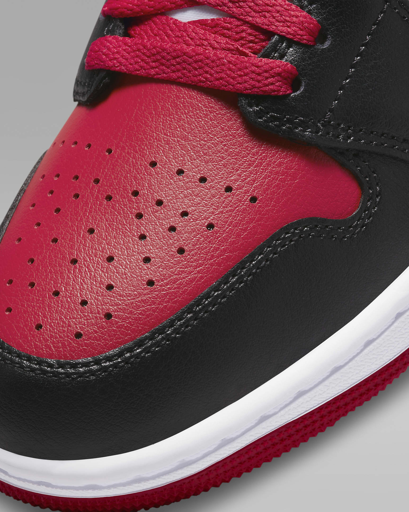 Air Jordan 1 Mid Damesschoenen - Zwart/Wit/Gym Red