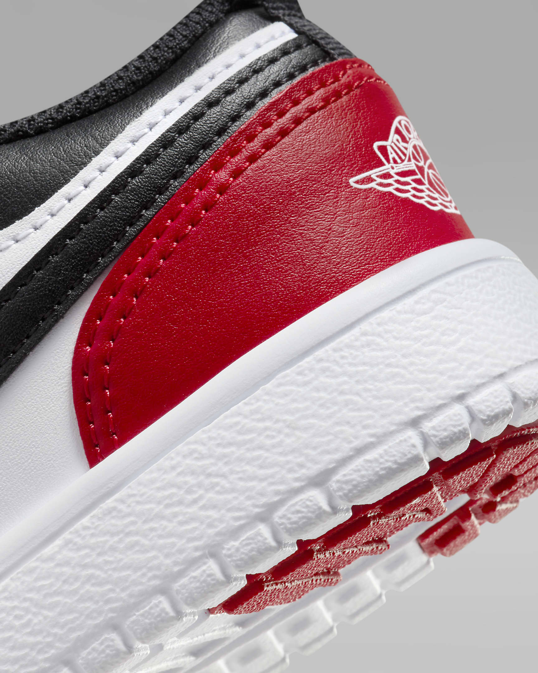 Jordan 1 Low Alt Younger Kids' Shoes - White/Varsity Red/White/Black