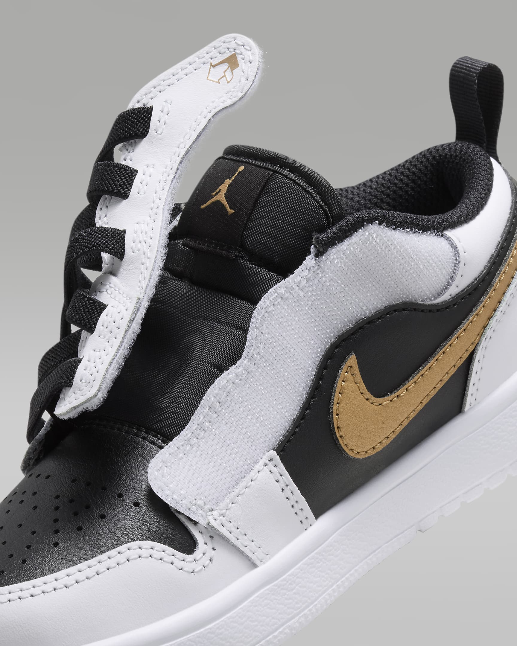 Chaussure Jordan 1 Low Alt pour enfant - Blanc/Noir/Metallic Gold