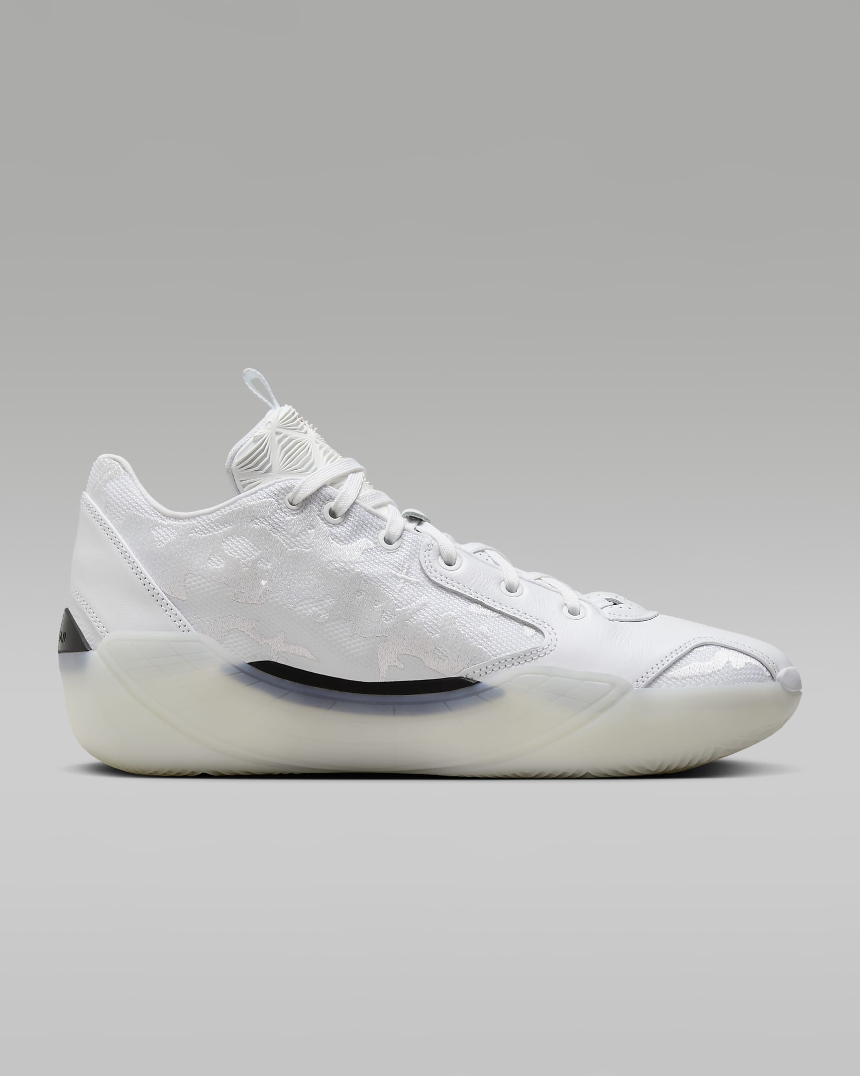 Chaussure de basket Air Jordan XXXIX « Sol » - Blanc/Noir/University Red