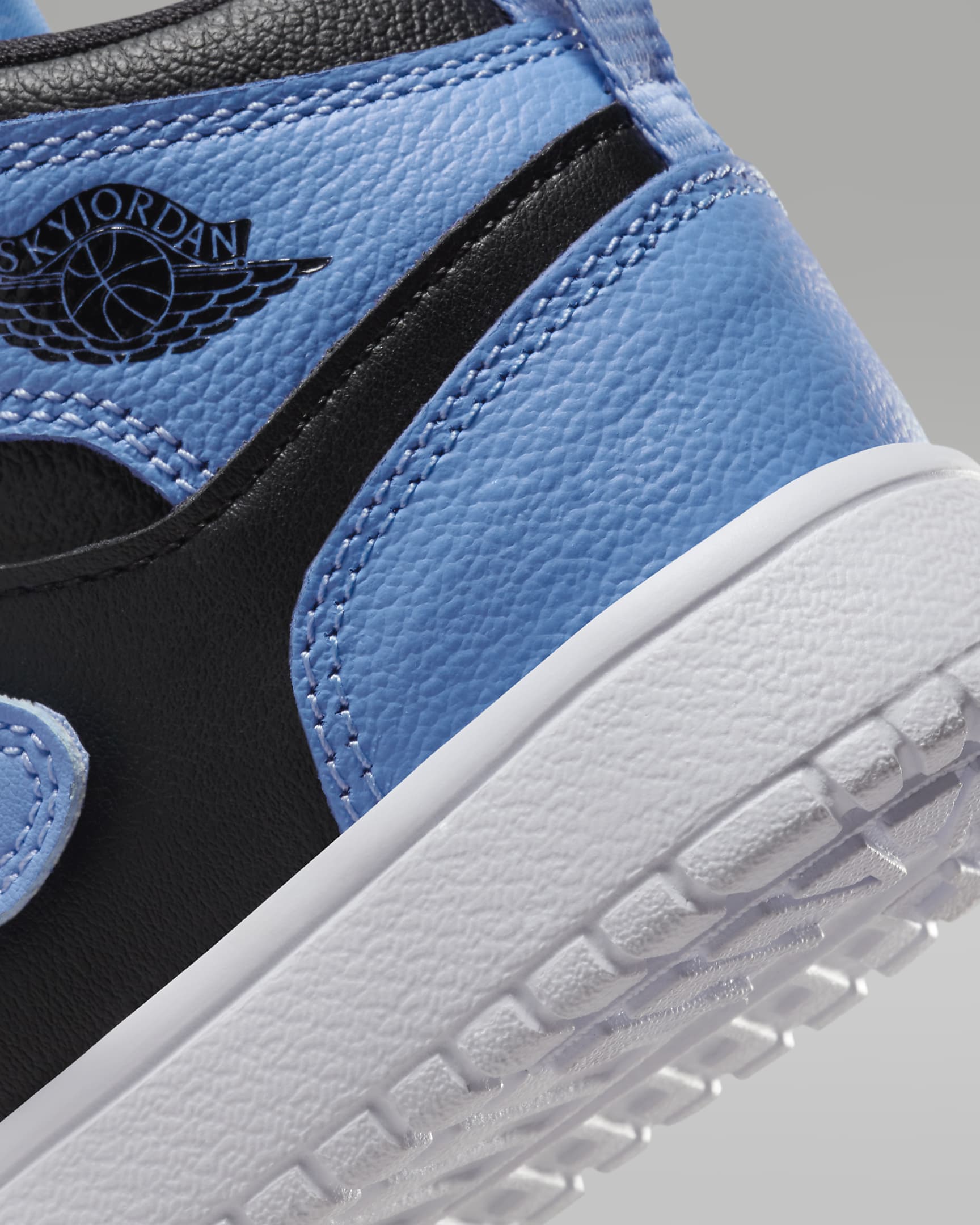 Sky Jordan 1 Younger Kids' Shoe - University Blue/White/Black