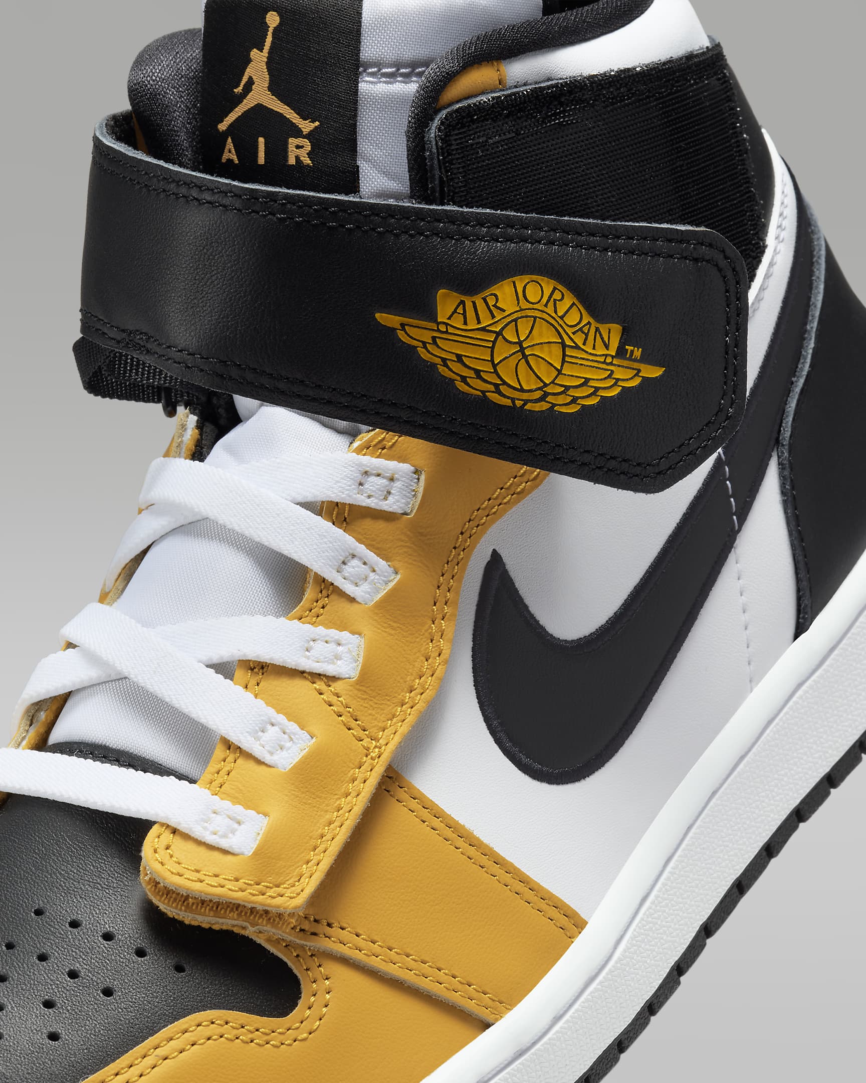 Buty męskie Air Jordan 1 Hi FlyEase - Biel/Yellow Ochre/Biel/Czerń