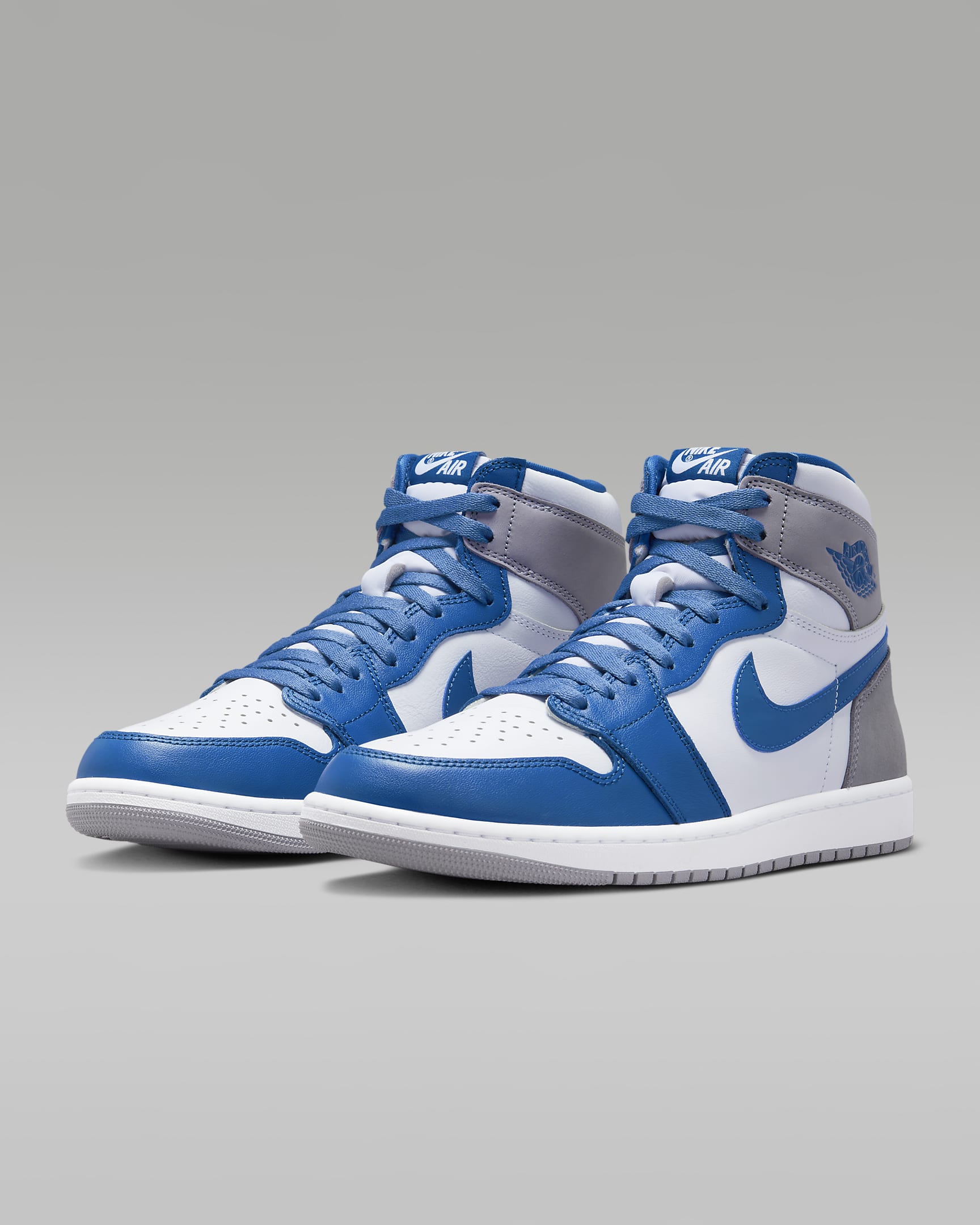 Air Jordan 1 Retro High OG Men's Shoes. Nike AT