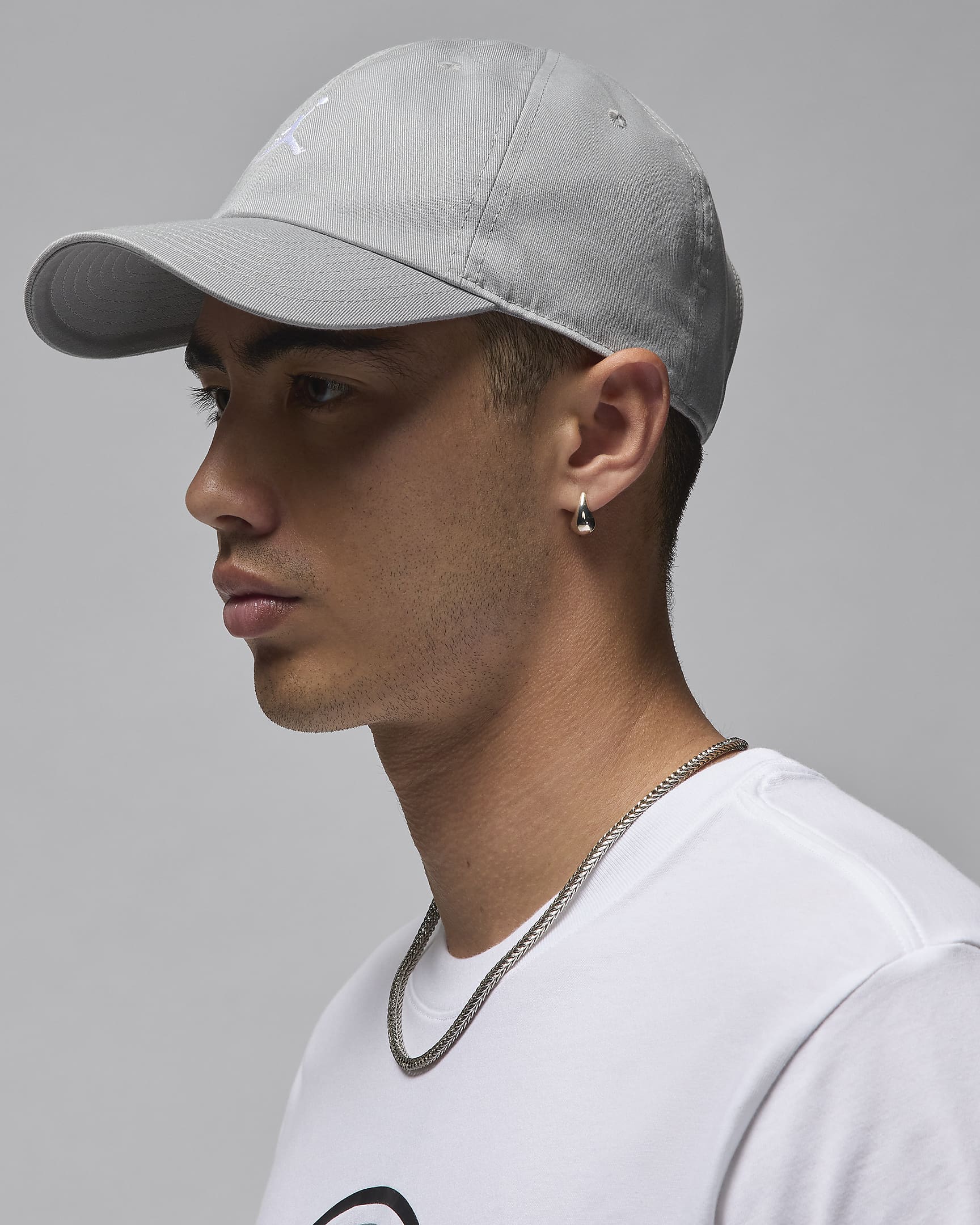 Jordan Club unstrukturierte Cap mit gebogenem Schirm - Light Smoke Grey/Weiß