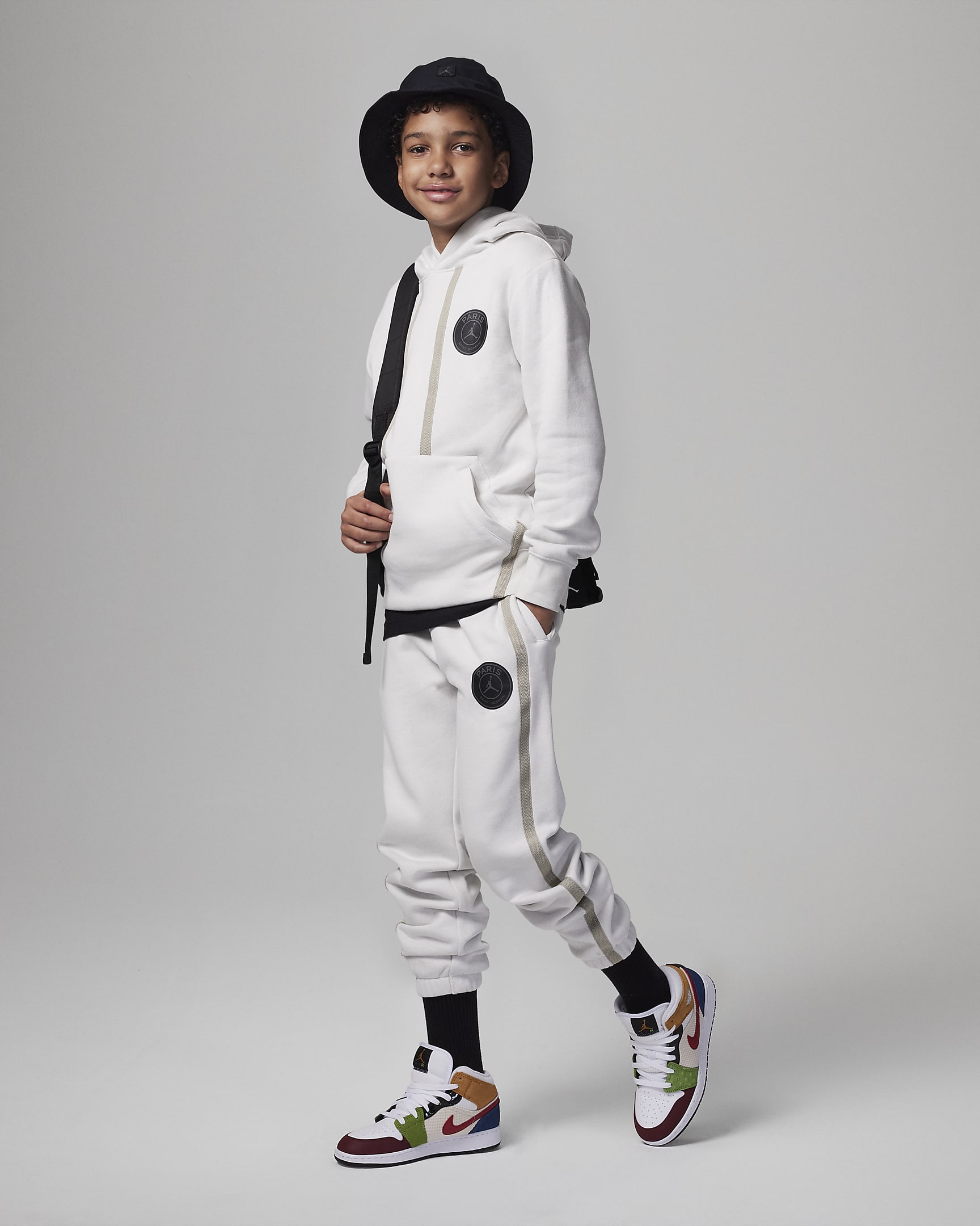 Jordan Paris Saint-Germain Fleece Trousers Older Kids' Trousers. Nike HU