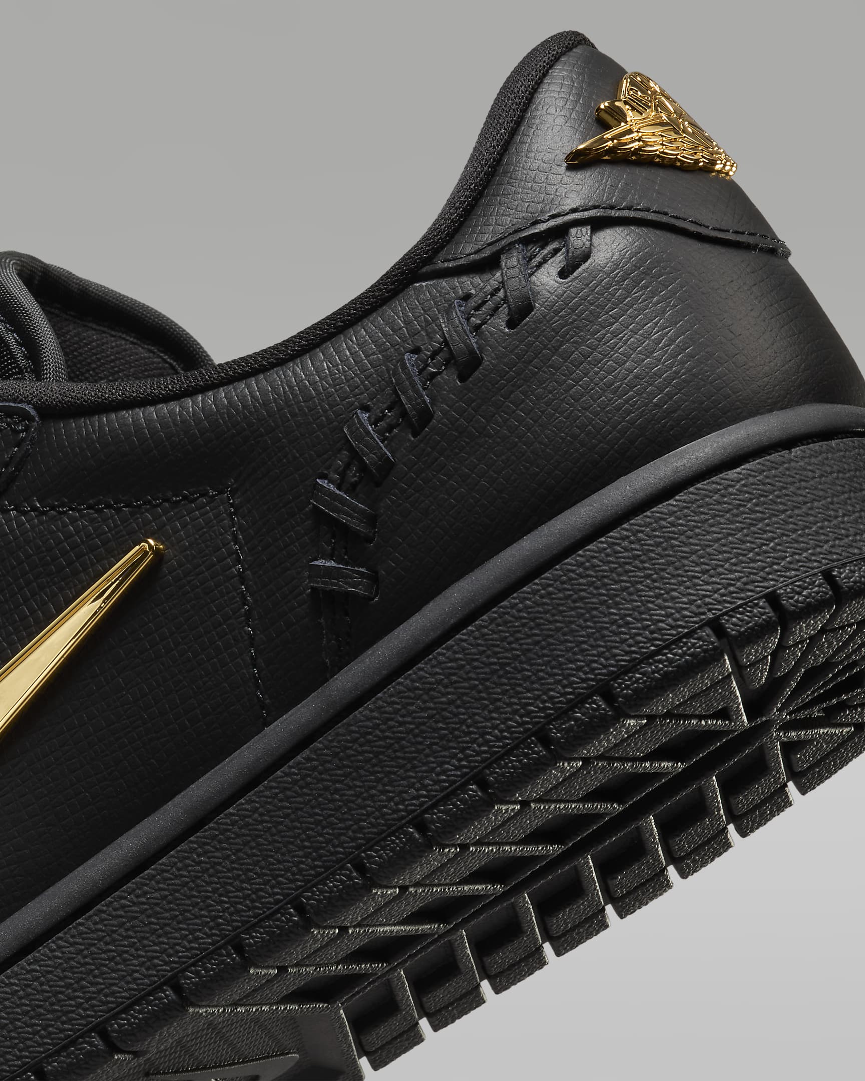 Air Jordan 1 Low Method of Make Shoes - Black/Metallic Gold