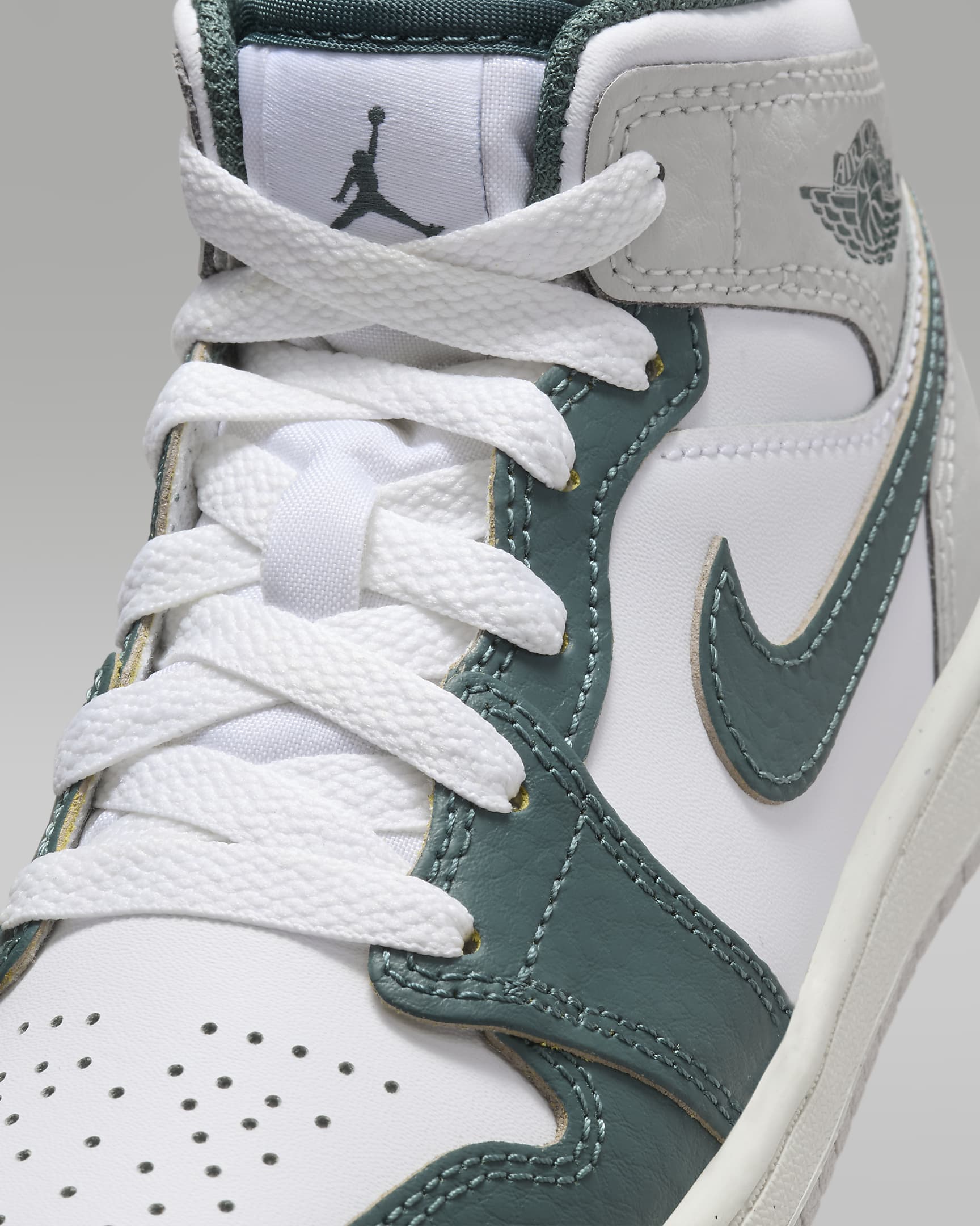 Jordan 1 Mid SE Little Kids' Shoes - White/Sail/Neutral Grey/Oxidized Green