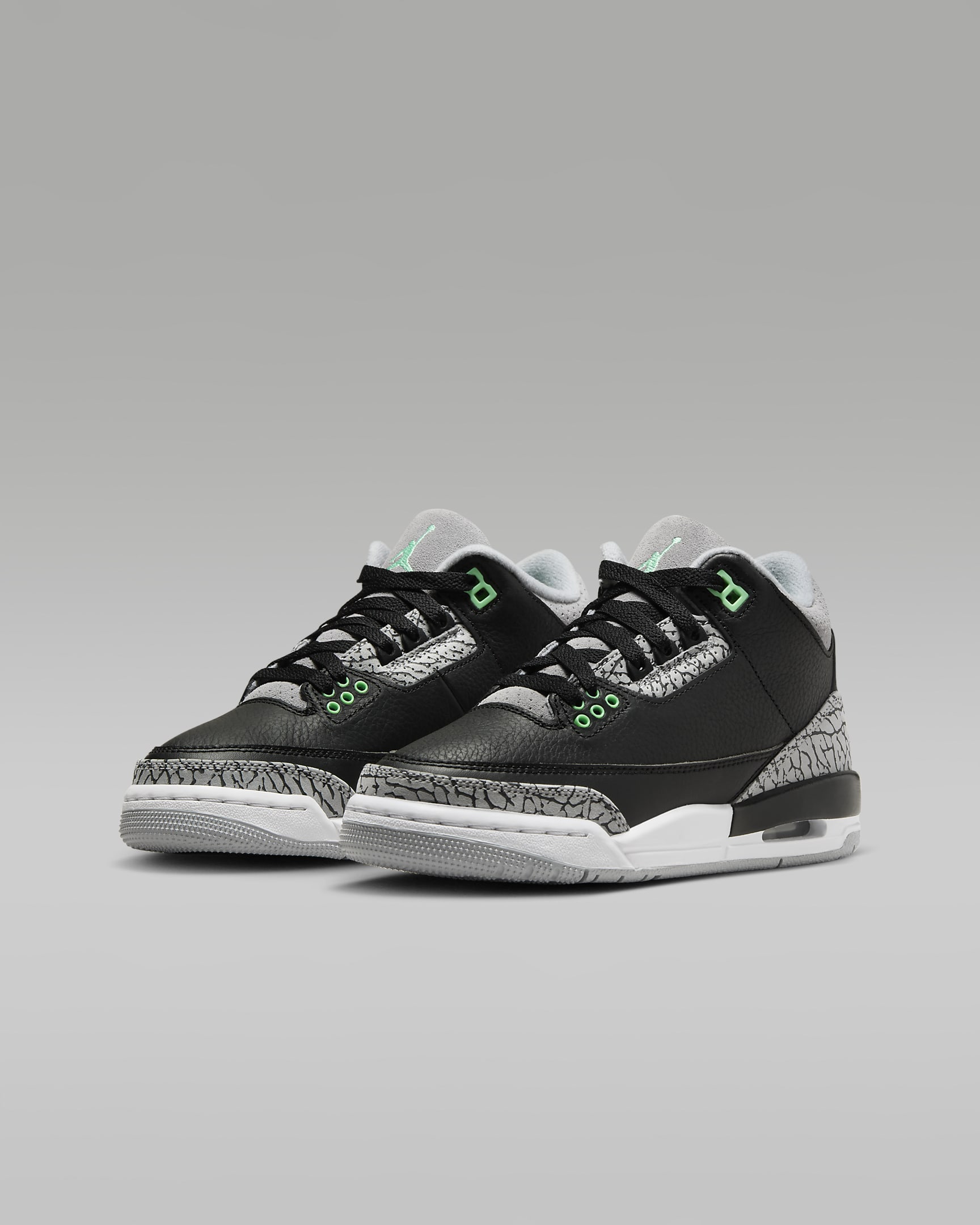 รองเท้าเด็กโต Air Jordan 3 Retro "Green Glow" - ดำ/Wolf Grey/ขาว/Green Glow