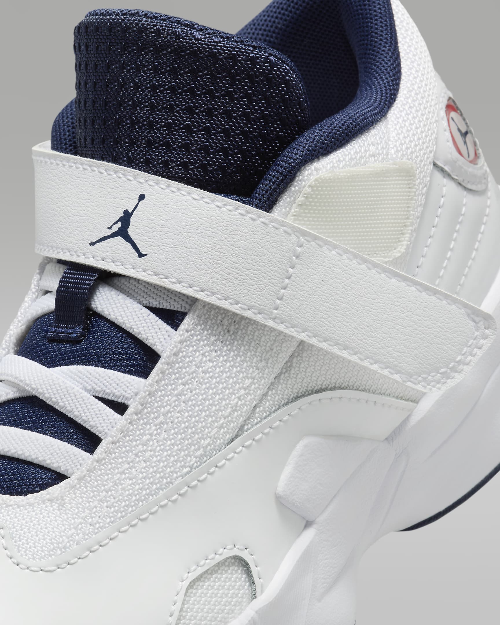 Jordan Max Aura 6 Little Kids' Shoes - White/Varsity Red/Midnight Navy