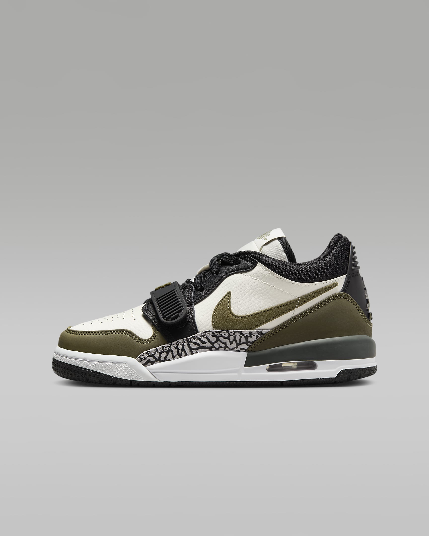 Air Jordan Legacy 312 Low Schuh für ältere Kinder - Sail/Schwarz/Wolf Grey/Medium Olive