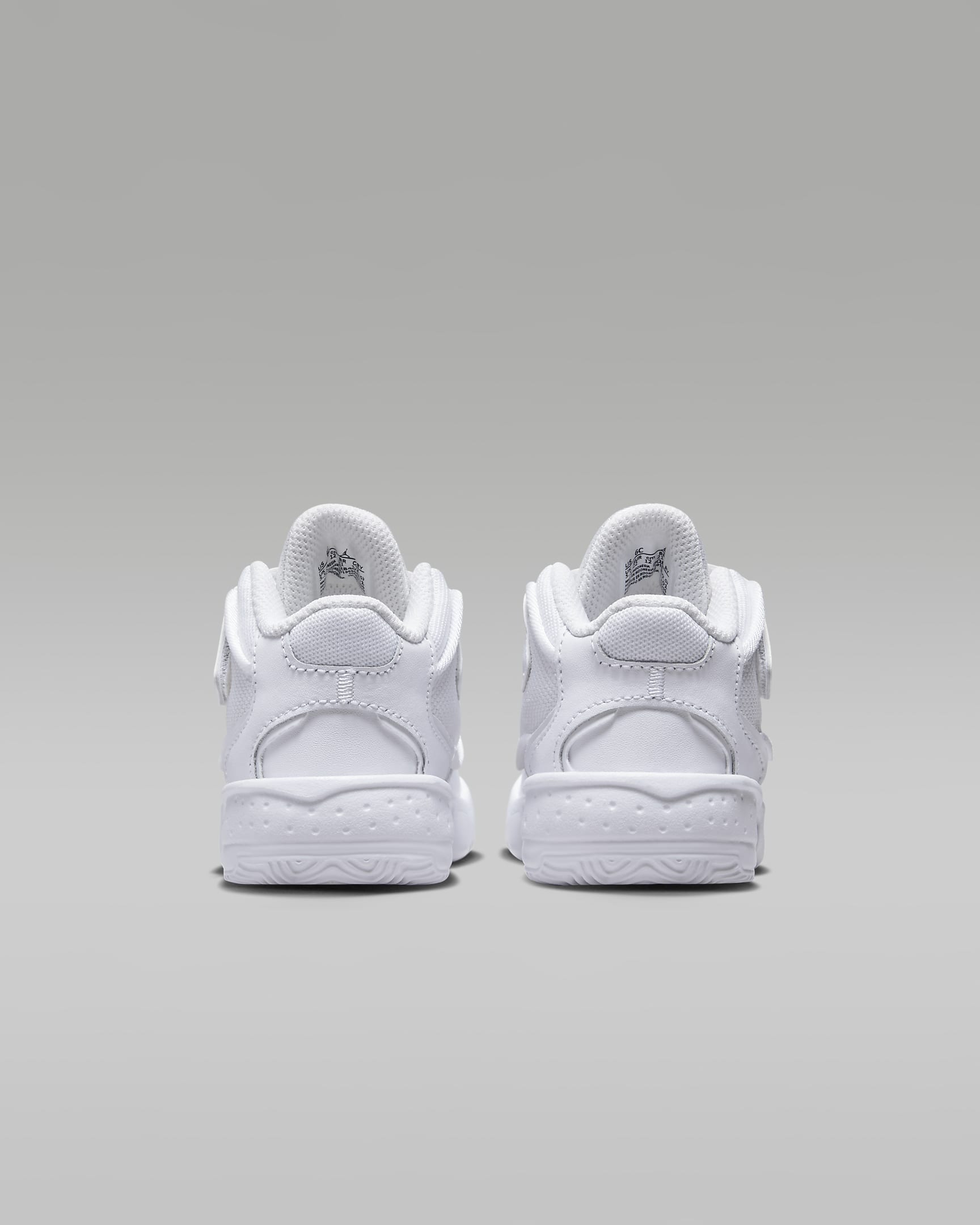 jordan max aura bebe