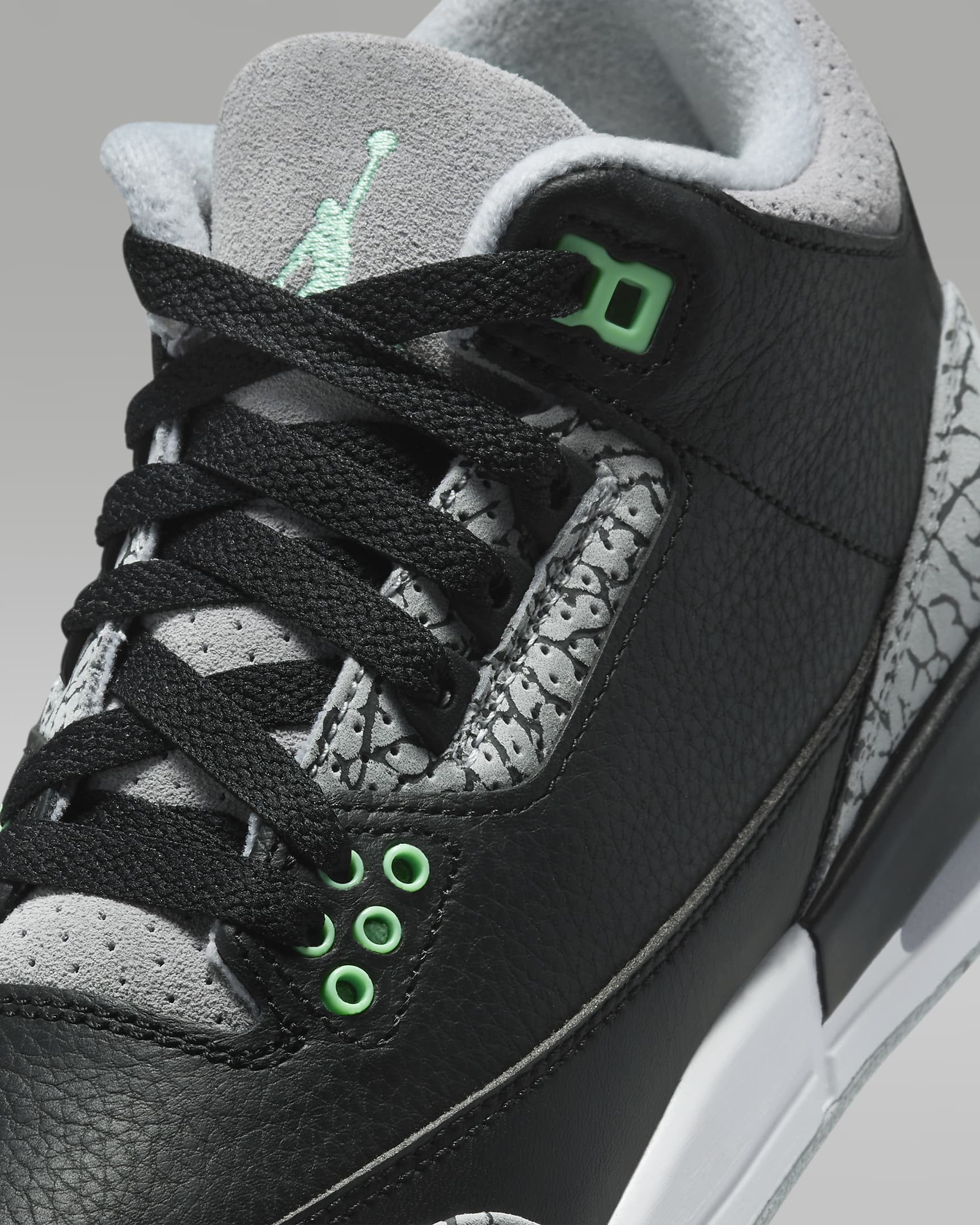 รองเท้าเด็กโต Air Jordan 3 Retro "Green Glow" - ดำ/Wolf Grey/ขาว/Green Glow