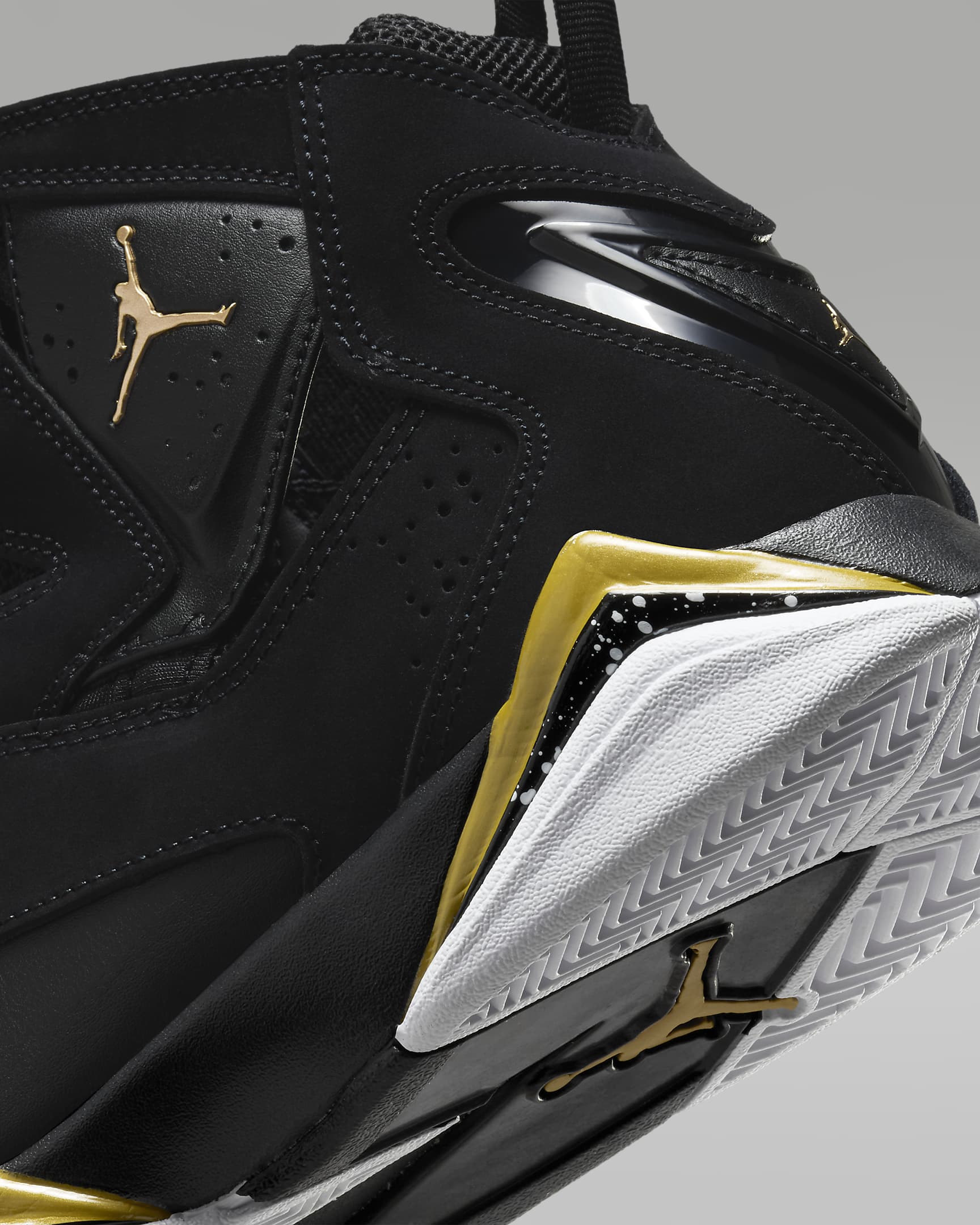 Jordan True Flight Men's Shoes - Black/White/Metallic Gold