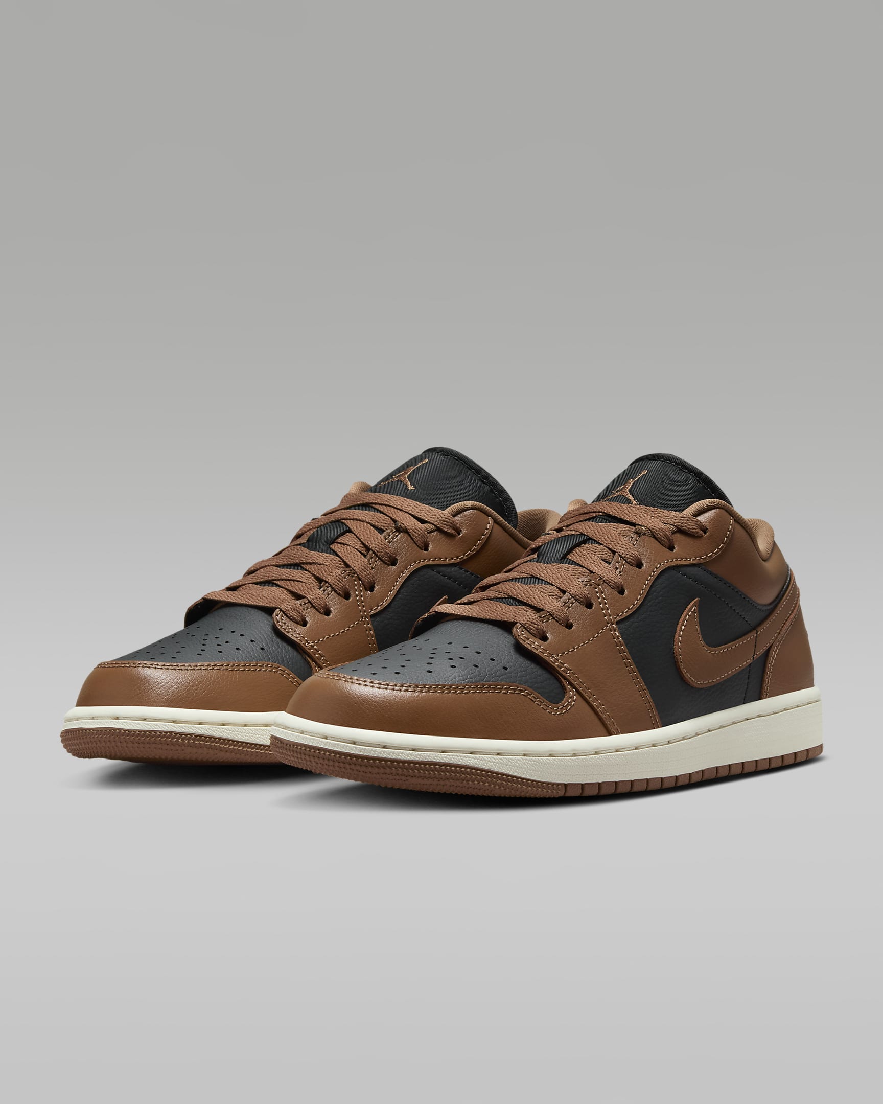 Air Jordan 1 Low Women's Shoes - Off-Noir/Sail/Archaeo Brown