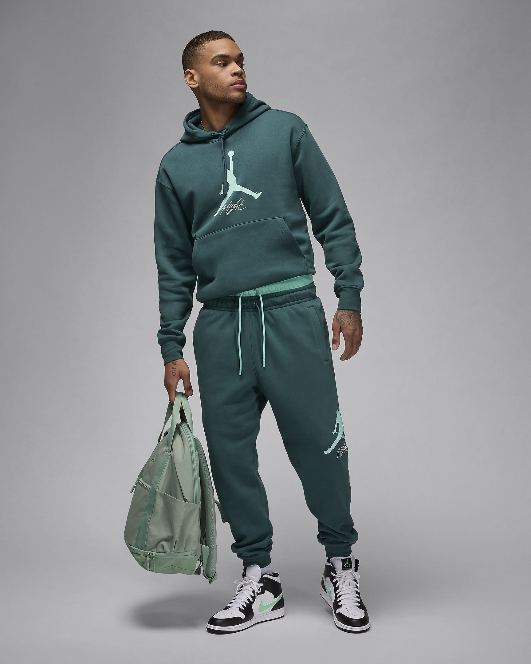 Jordan Essentials Men's Fleece Hoodie - Oxidised Green/Light Dew