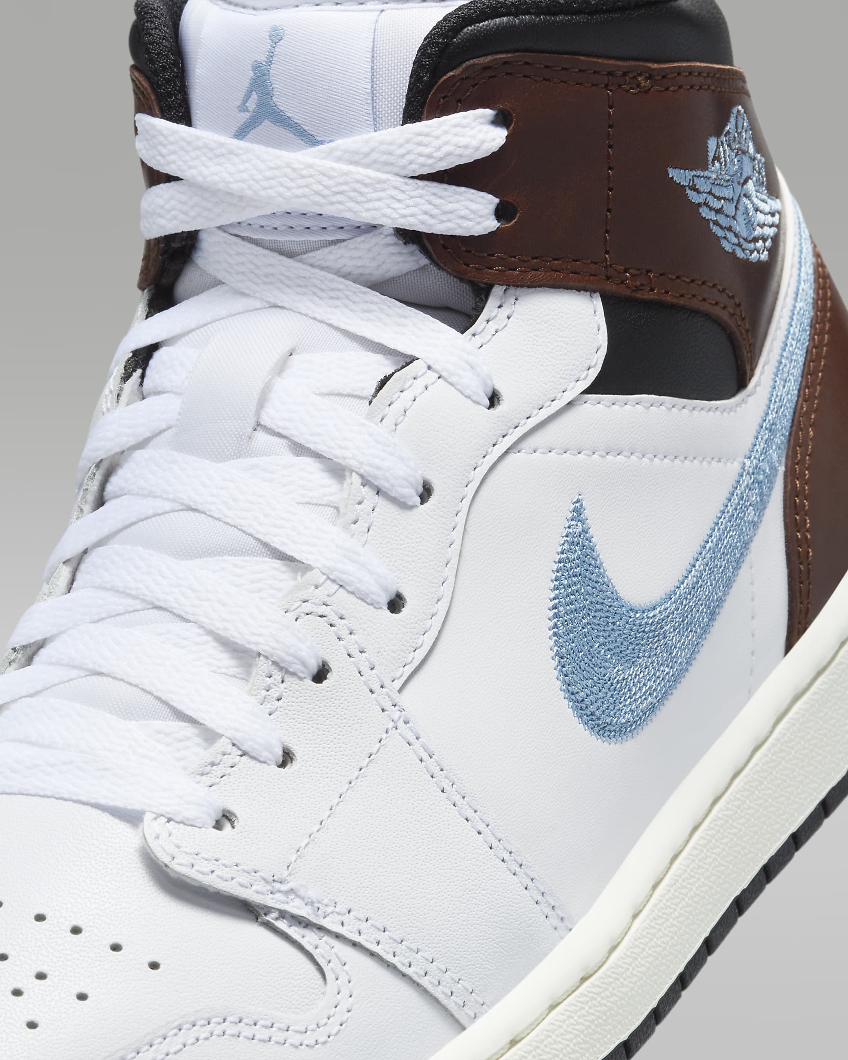 Air Jordan 1 Mid SE Men's Shoes - White/Black/Sail/Blue Grey