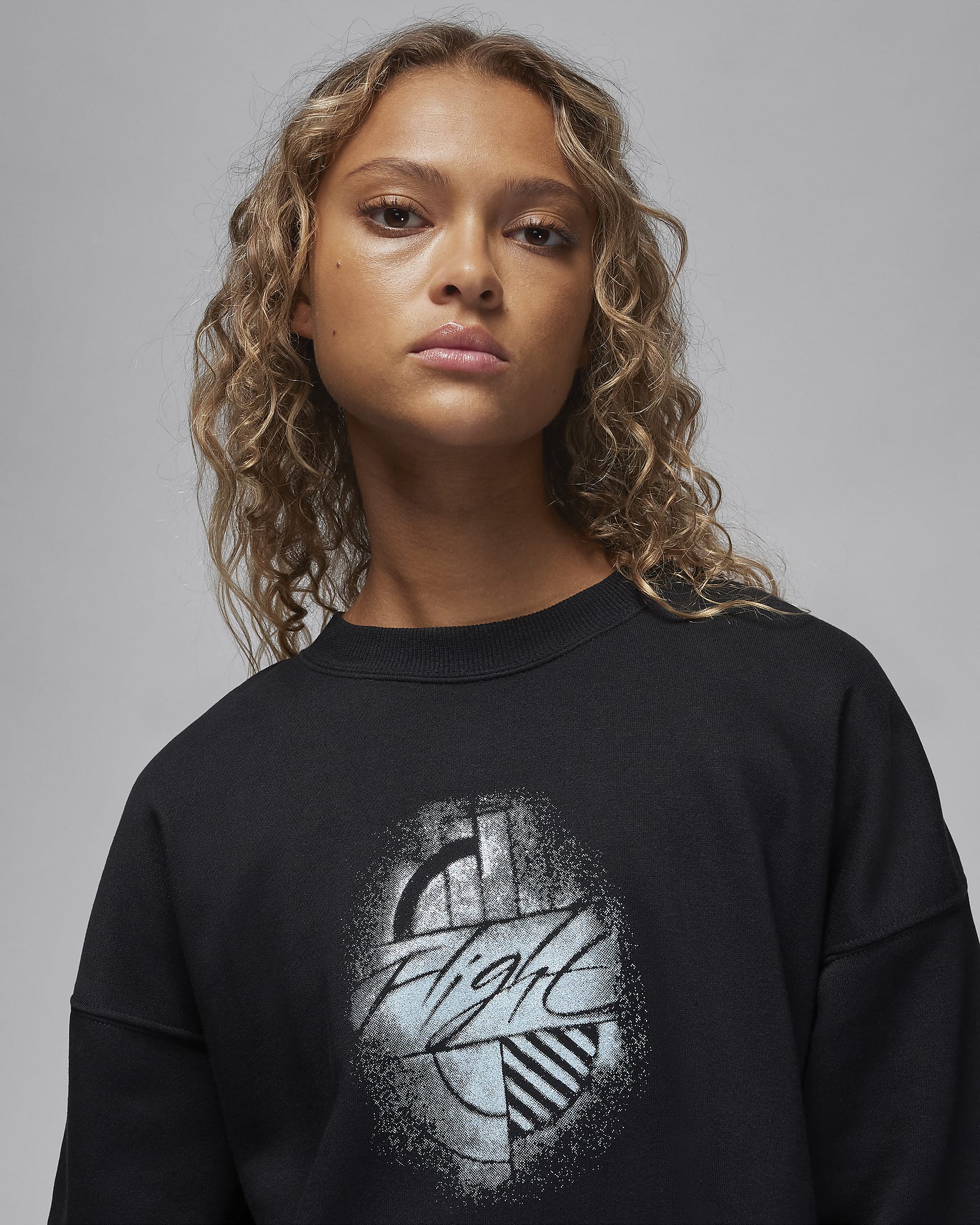 Jordan Brooklyn Fleece Women's Graphic Crew-Neck Sweatshirt. Nike BG