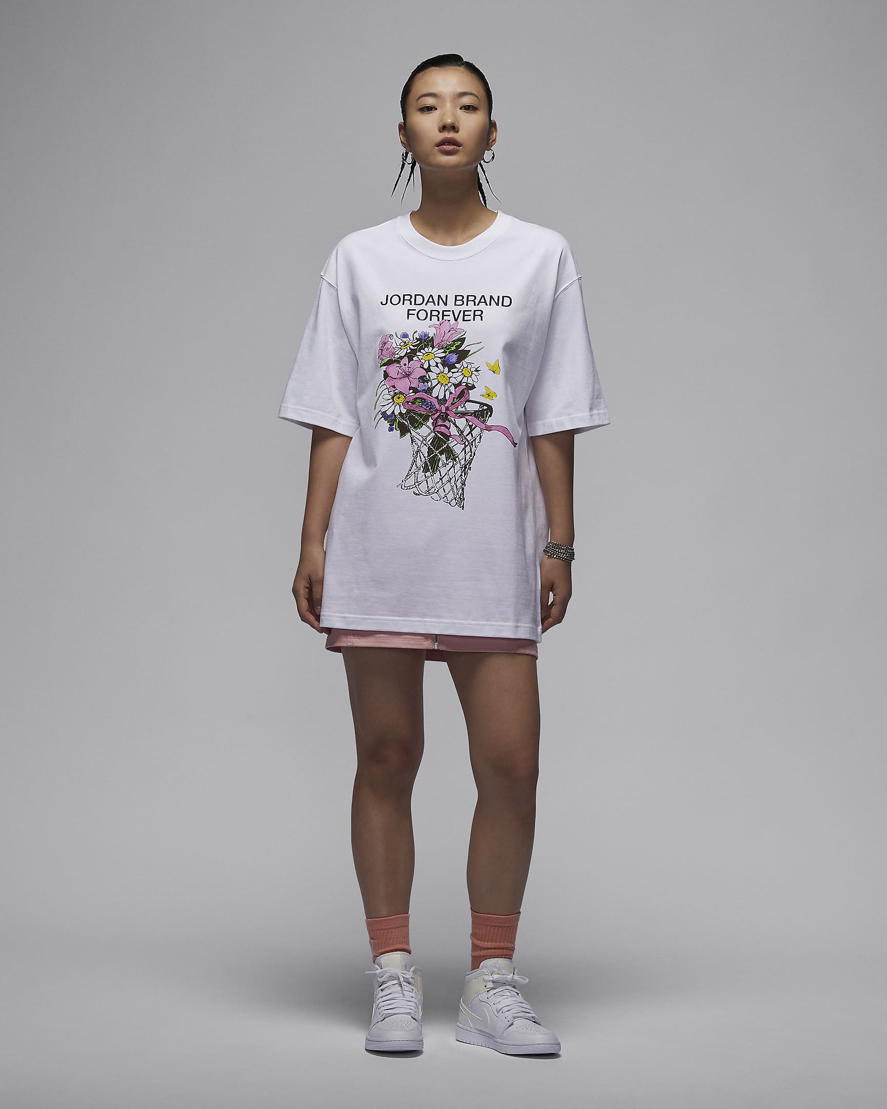 Jordan Women's Oversized Graphic T-Shirt - White