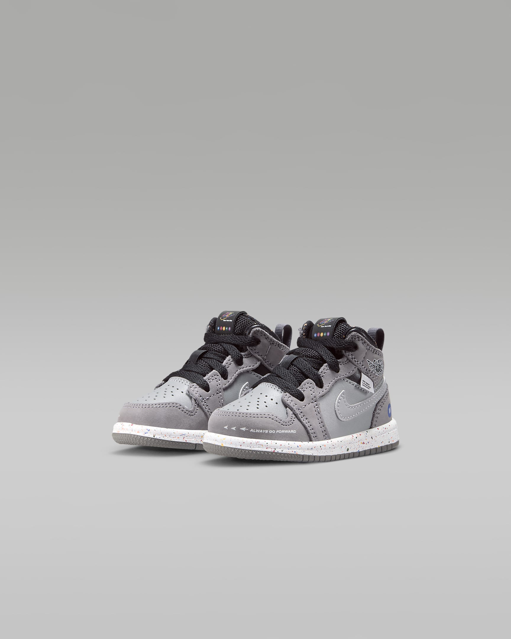 Tenis para bebé e infantil Jordan 1 Mid Wings - Gris humo/Negro/Naranja láser/Plata mate