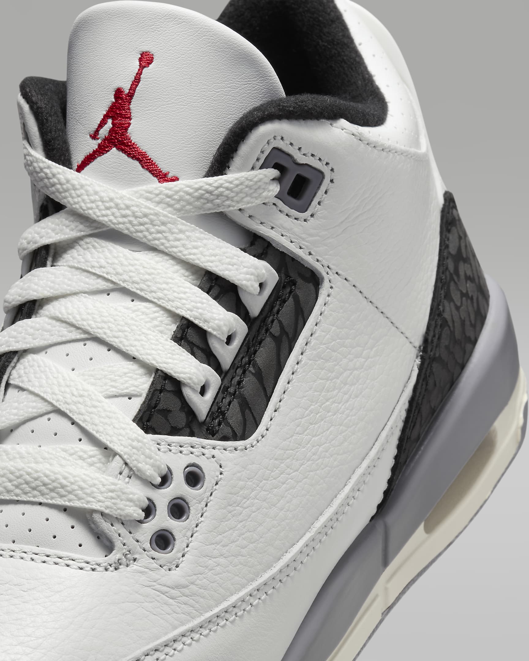 Tenis para niños grandes Air Jordan 3 Retro "Cement Grey" - Blanco cumbre/Gris cemento/Negro/Rojo pasión