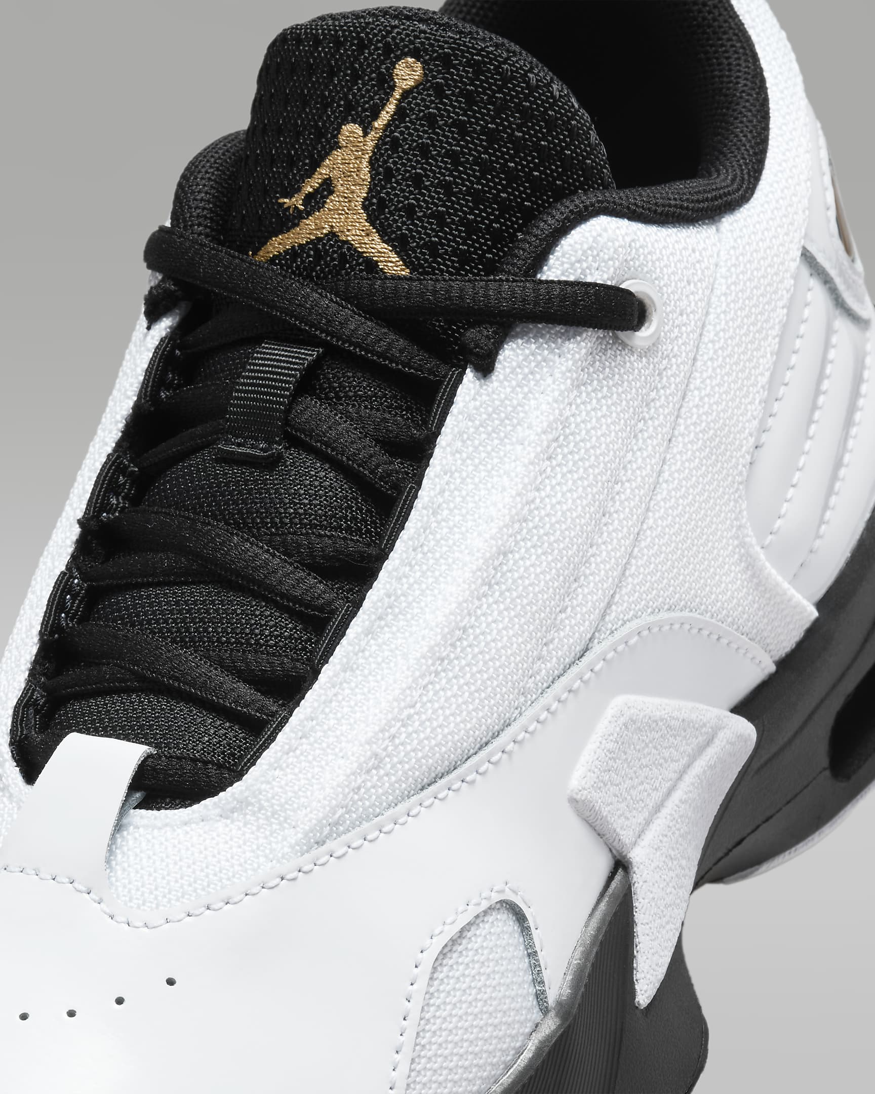 Tenis para niños grandes Jordan Max Aura 6 - Blanco/Negro/Oro metalizado