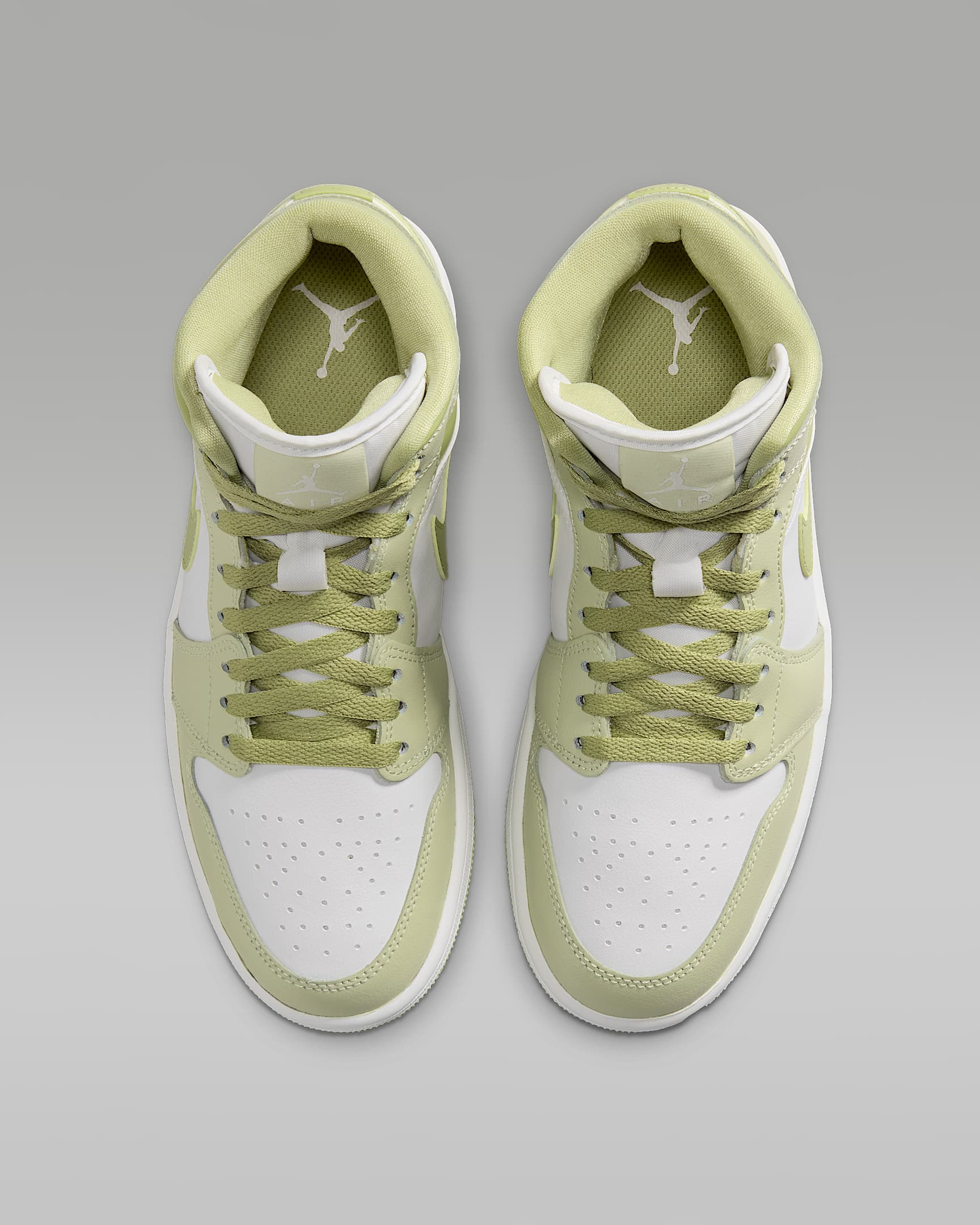 Chaussure Air Jordan 1 Mid pour femme - Olive Aura/Lawn/Coconut Milk/Sail